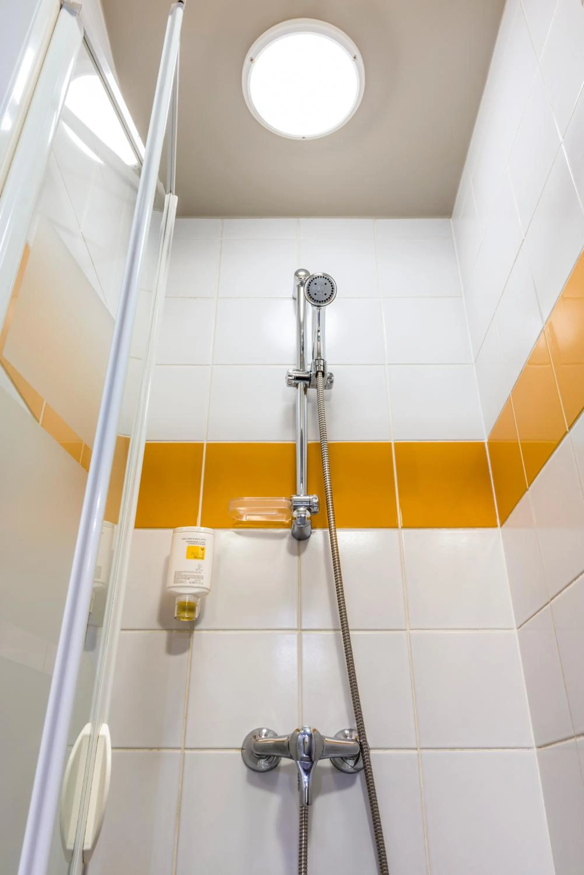 Bathroom in Aparthotel Adagio Access Paris Vanves - Porte de Châtillon