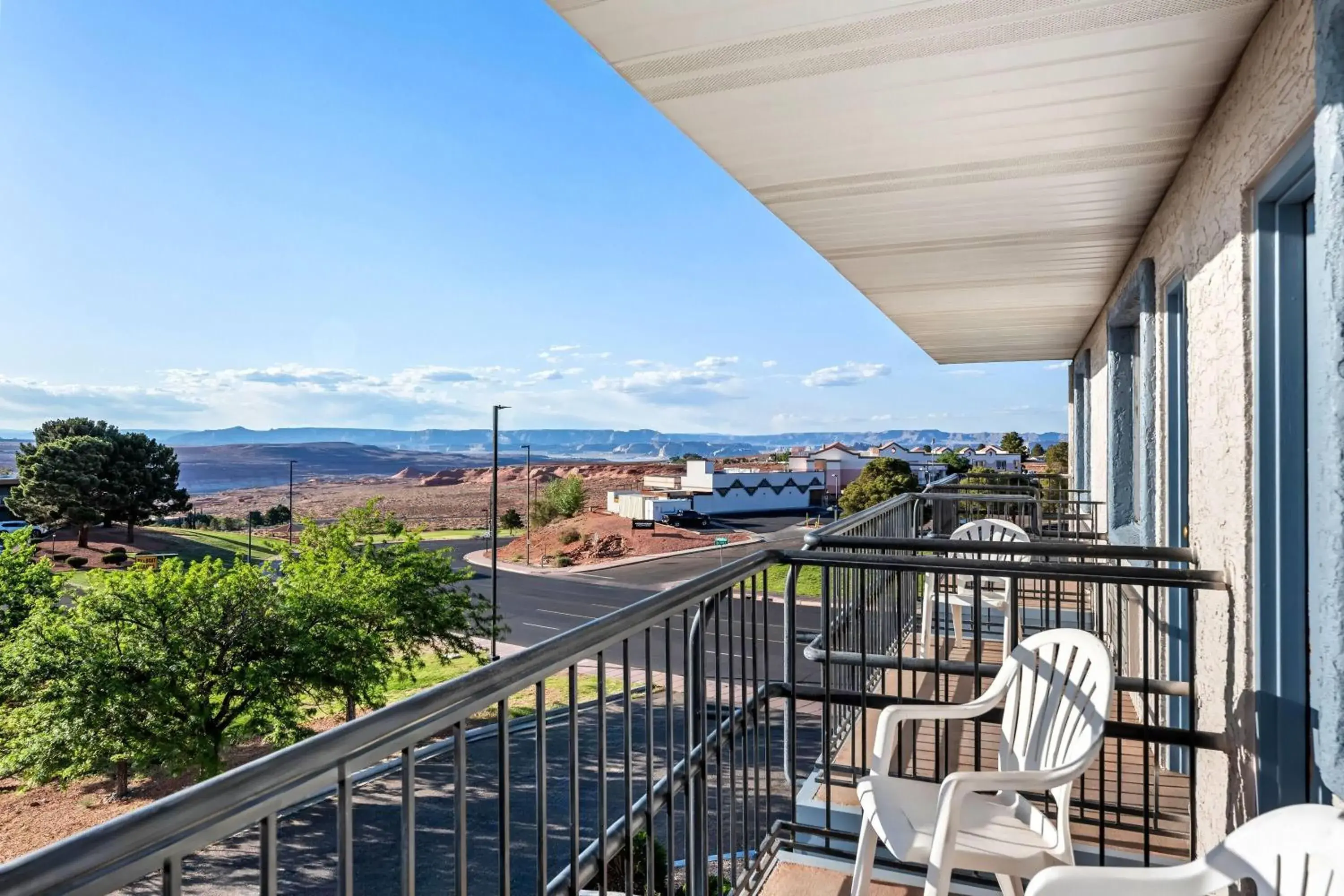 Bed in Travelodge by Wyndham Page, View of Lake Powell Bed in Travelodge by Wyndham Page, View of Lake Powell