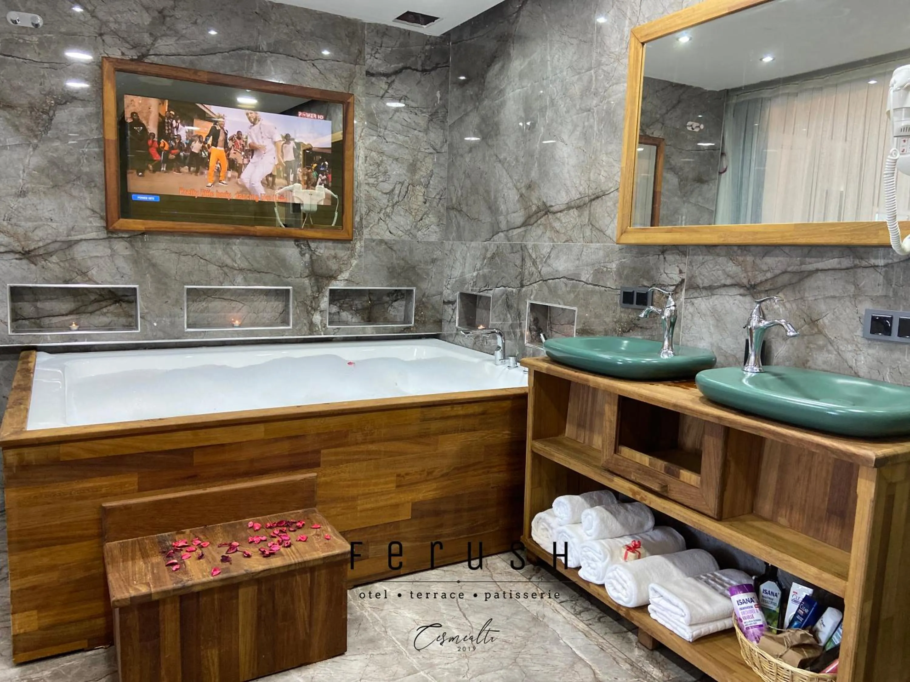 Ferush Boutique Hotel