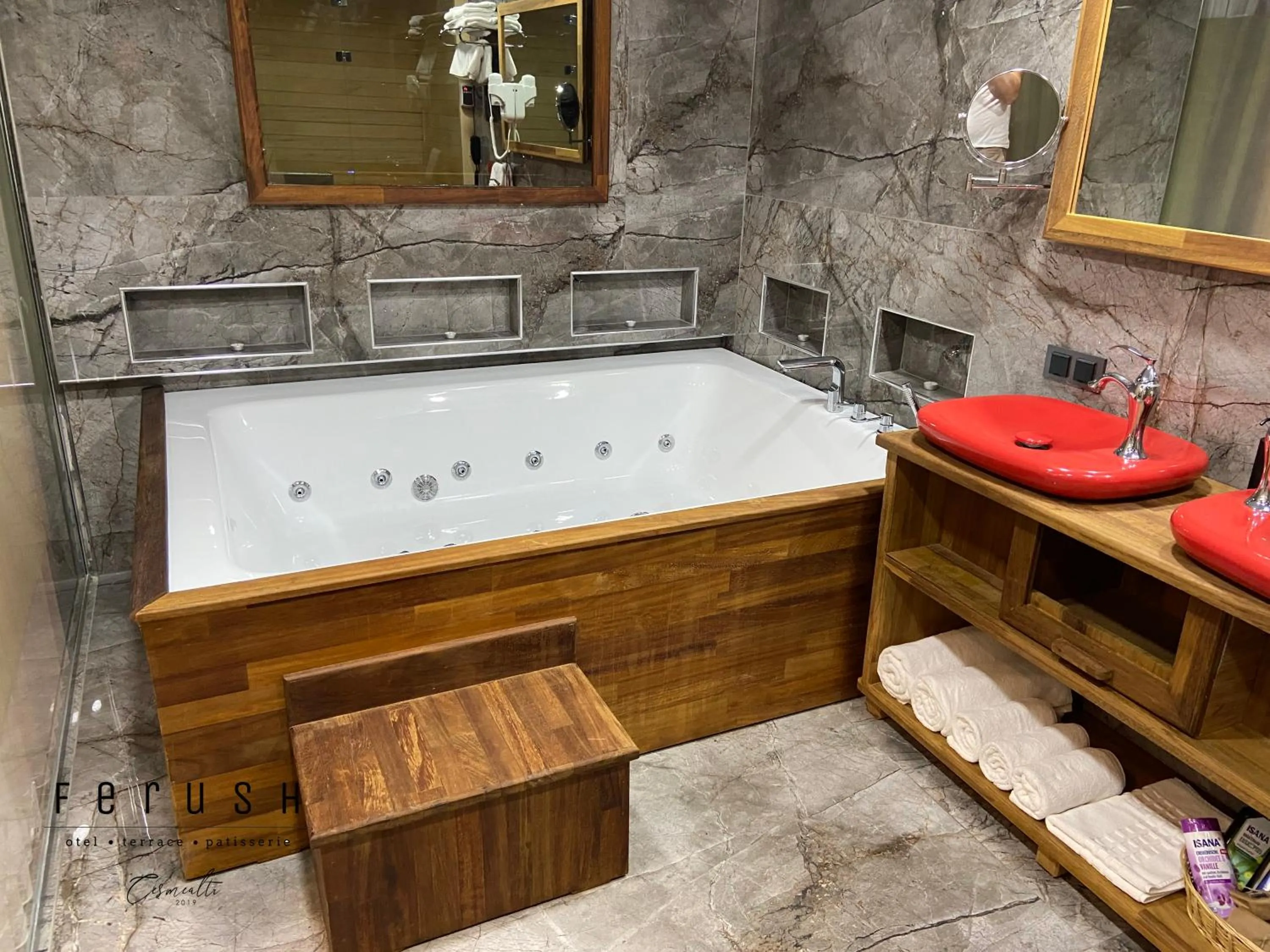 Ferush Boutique Hotel