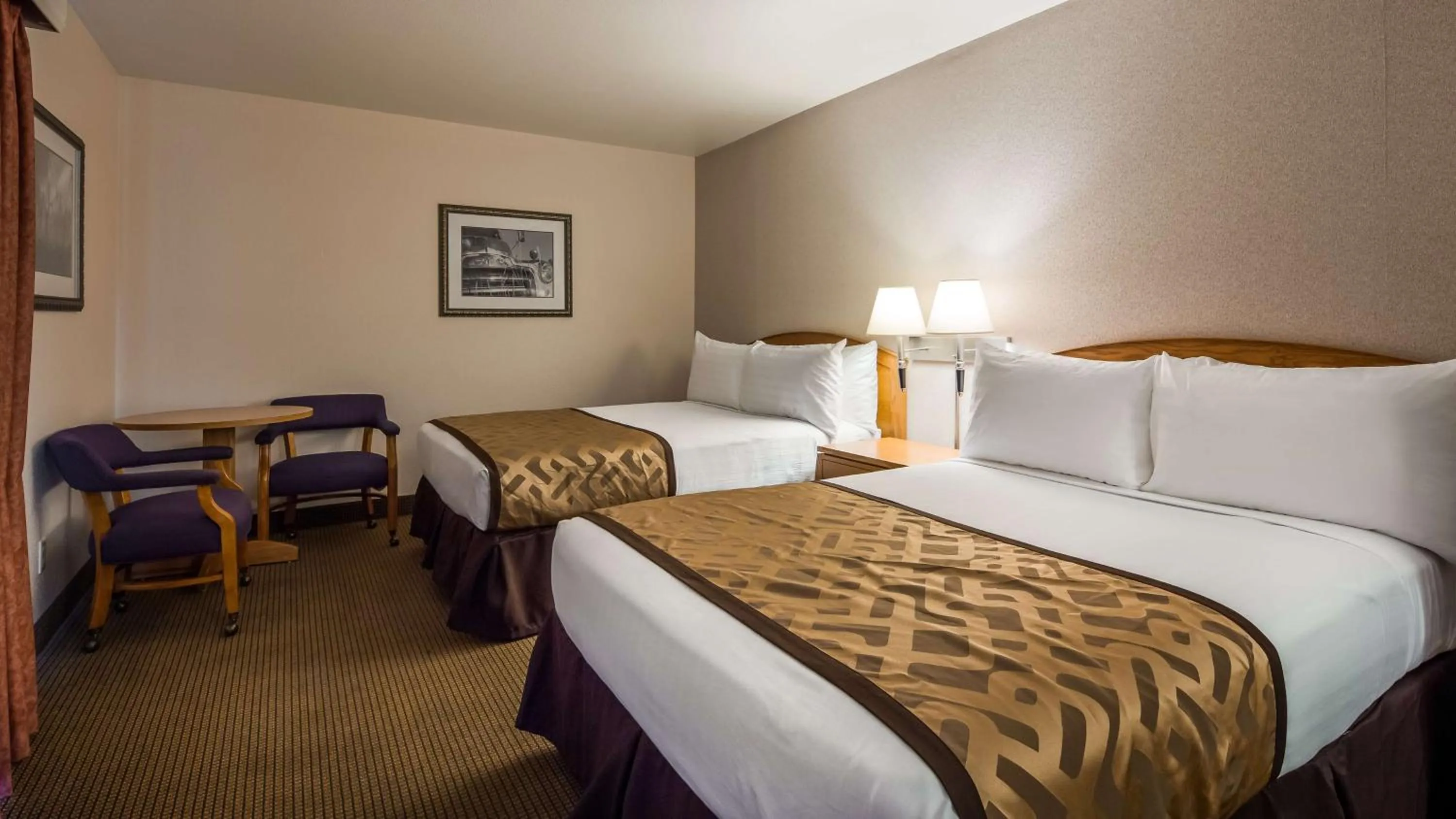 Photo of the whole room, Bed in RiverTree Inn & Suites