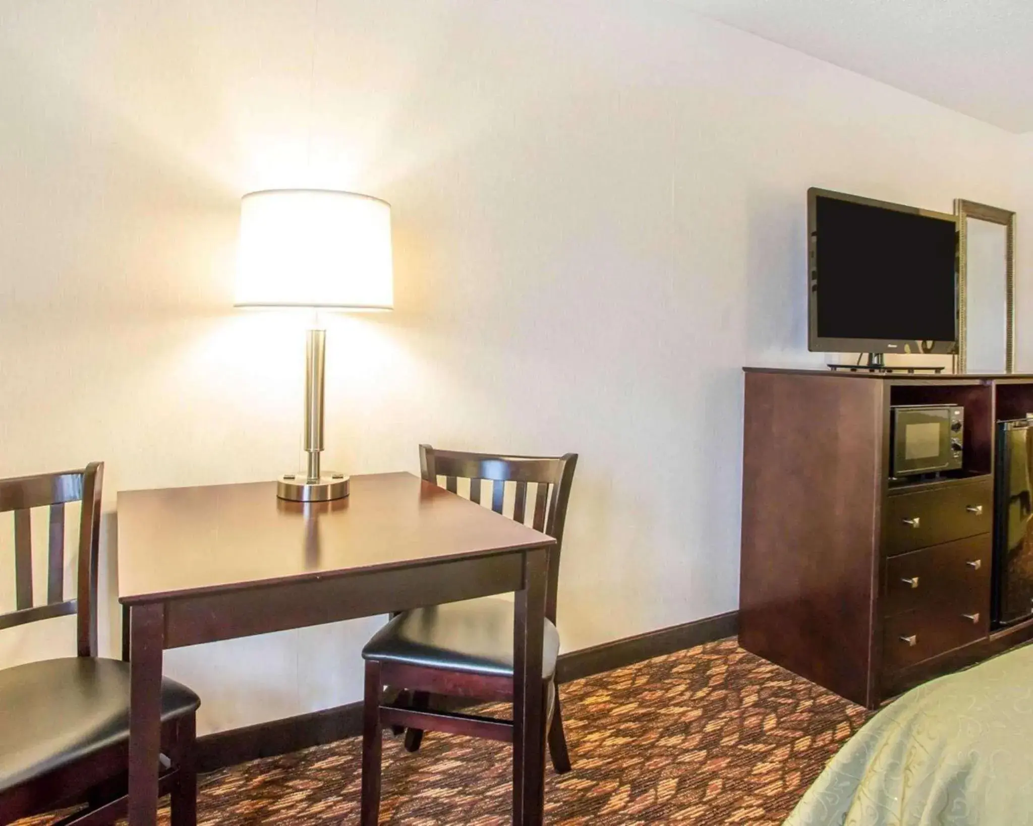 Photo of the whole room, Bed in Quality Inn St. Mary's Photo of the whole room, Bed in Quality Inn St. Mary's