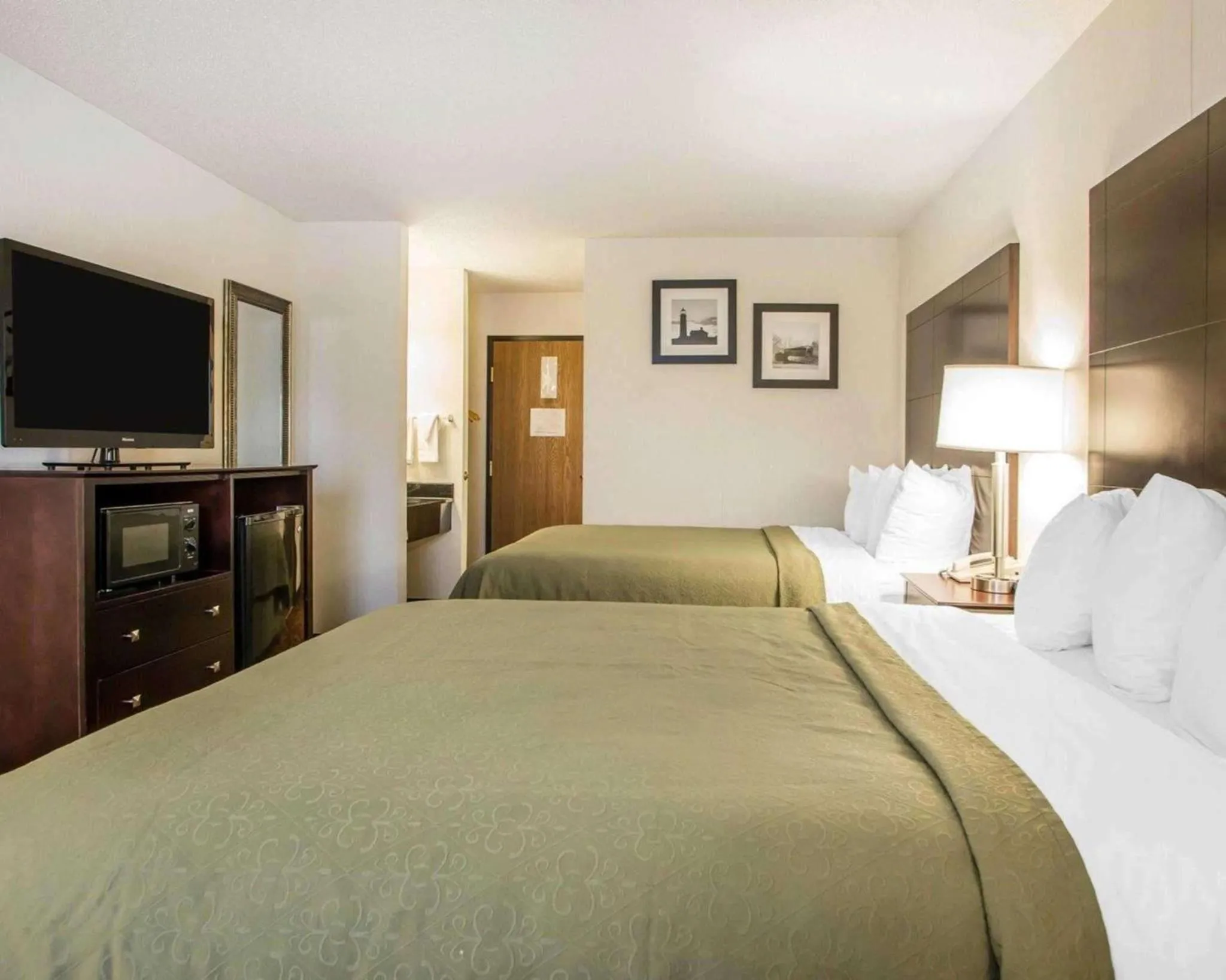 Photo of the whole room, Bed in Quality Inn St Marys