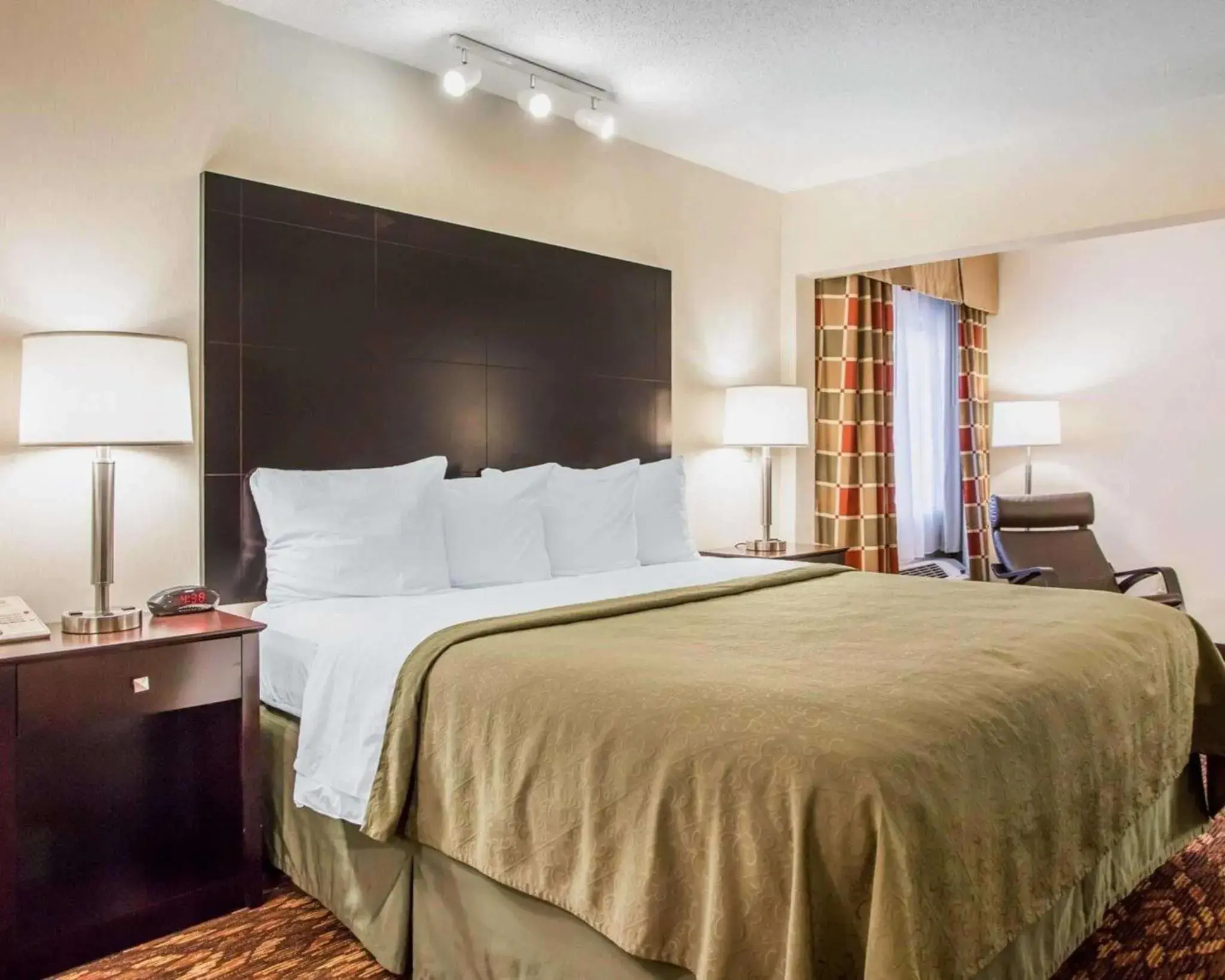 Photo of the whole room, Bed in Quality Inn St. Mary's Photo of the whole room, Bed in Quality Inn St. Mary's