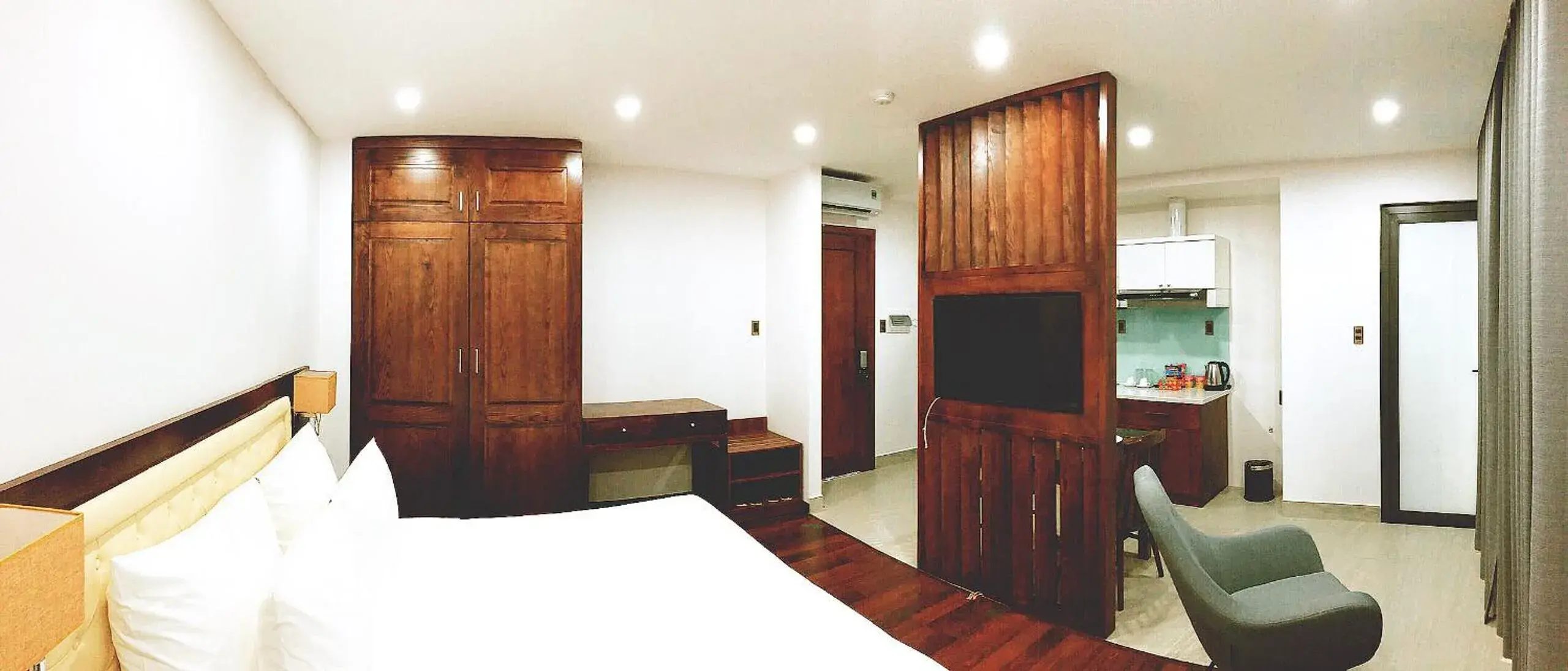 Communal lounge/ TV room, Bed in DANA RESIDENCE Communal lounge/ TV room, Bed in DANA RESIDENCE