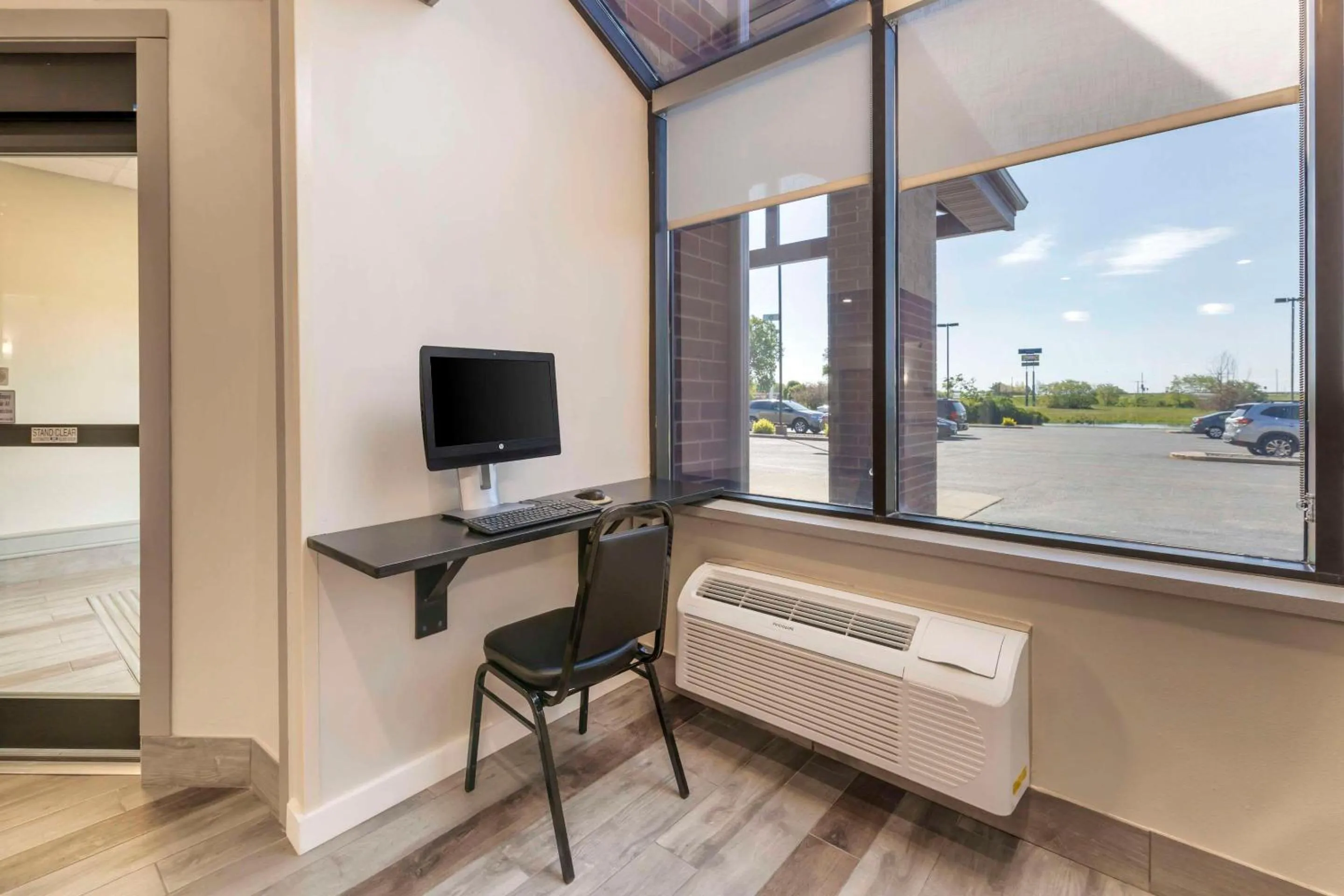 Business facilities in AmericInn by Wyndham New Lisbon