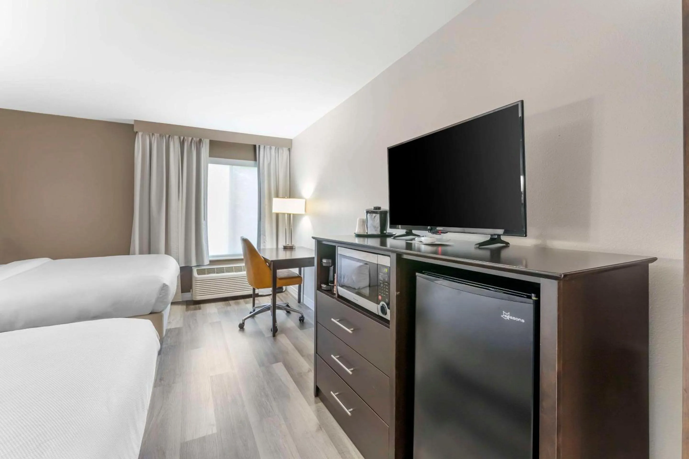 Bedroom, Bed in AmericInn by Wyndham New Lisbon