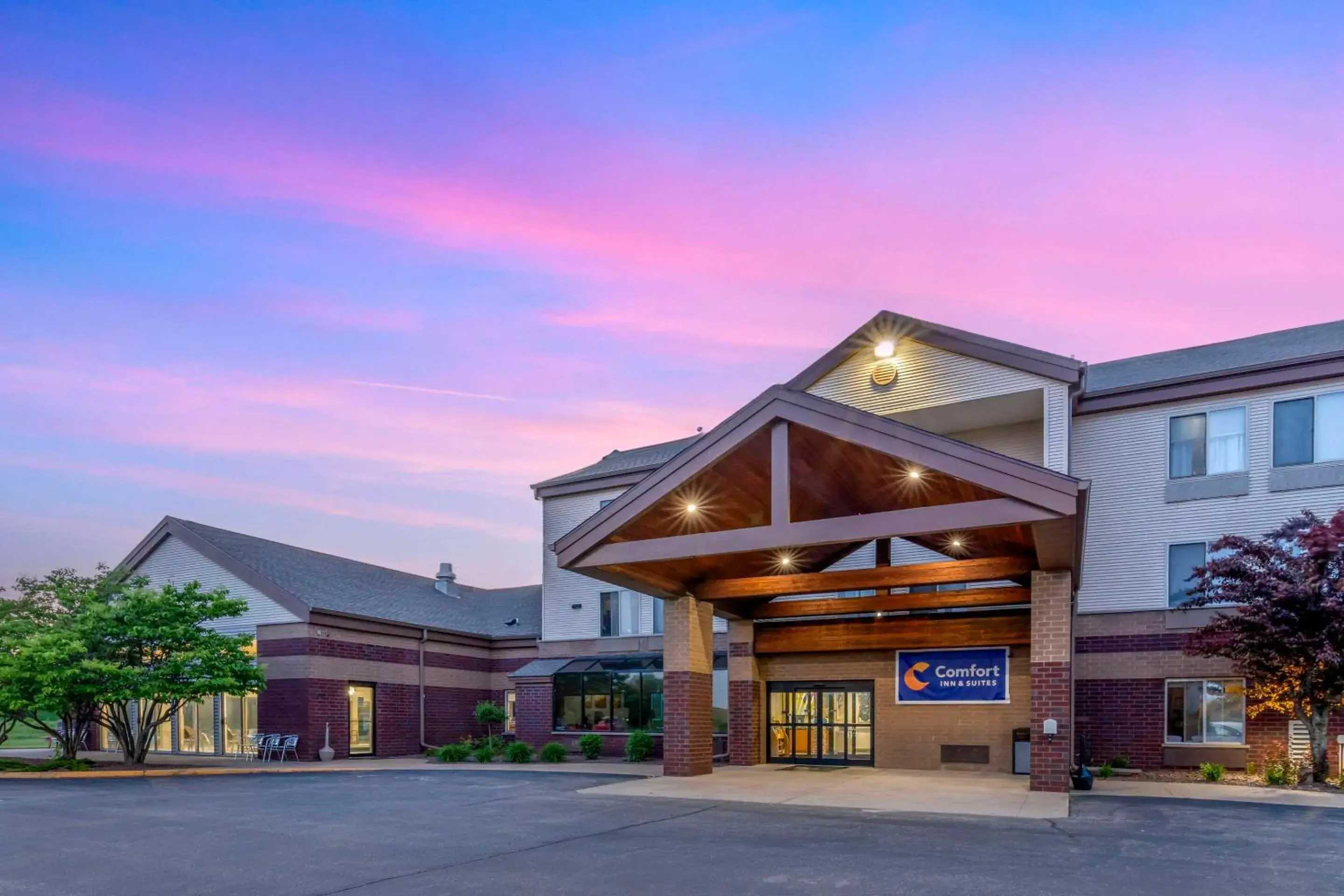 Property building in Comfort Inn & Suites Property building in Comfort Inn & Suites