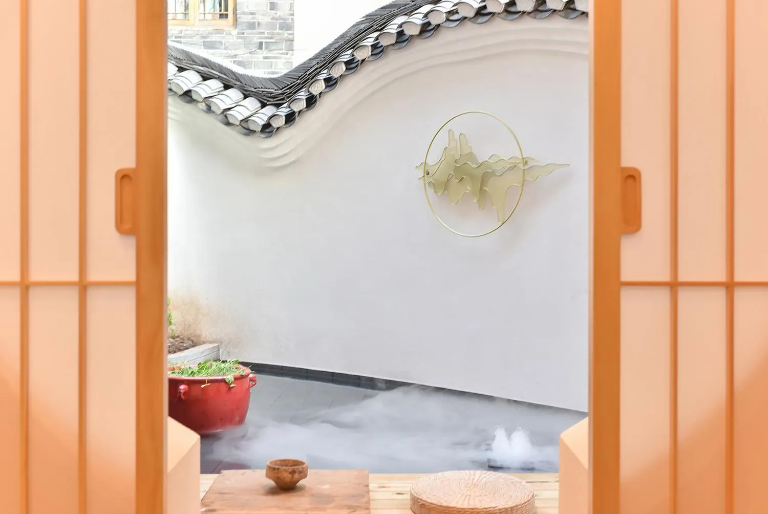 Decorative detail in Yifangyan - Tingyuan Qingshe Hostel