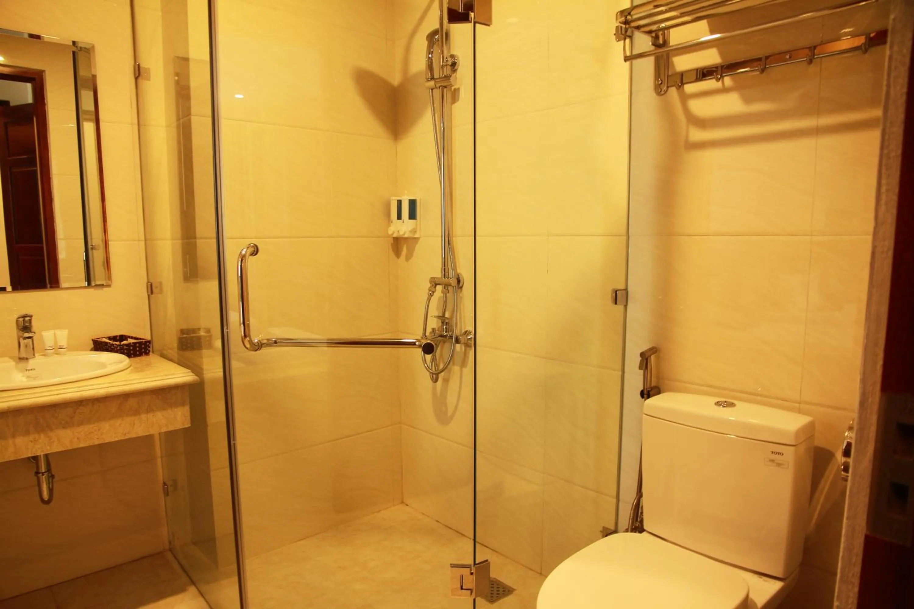 Toilet in Khách sạn Hải Quân - The Marine Hotel