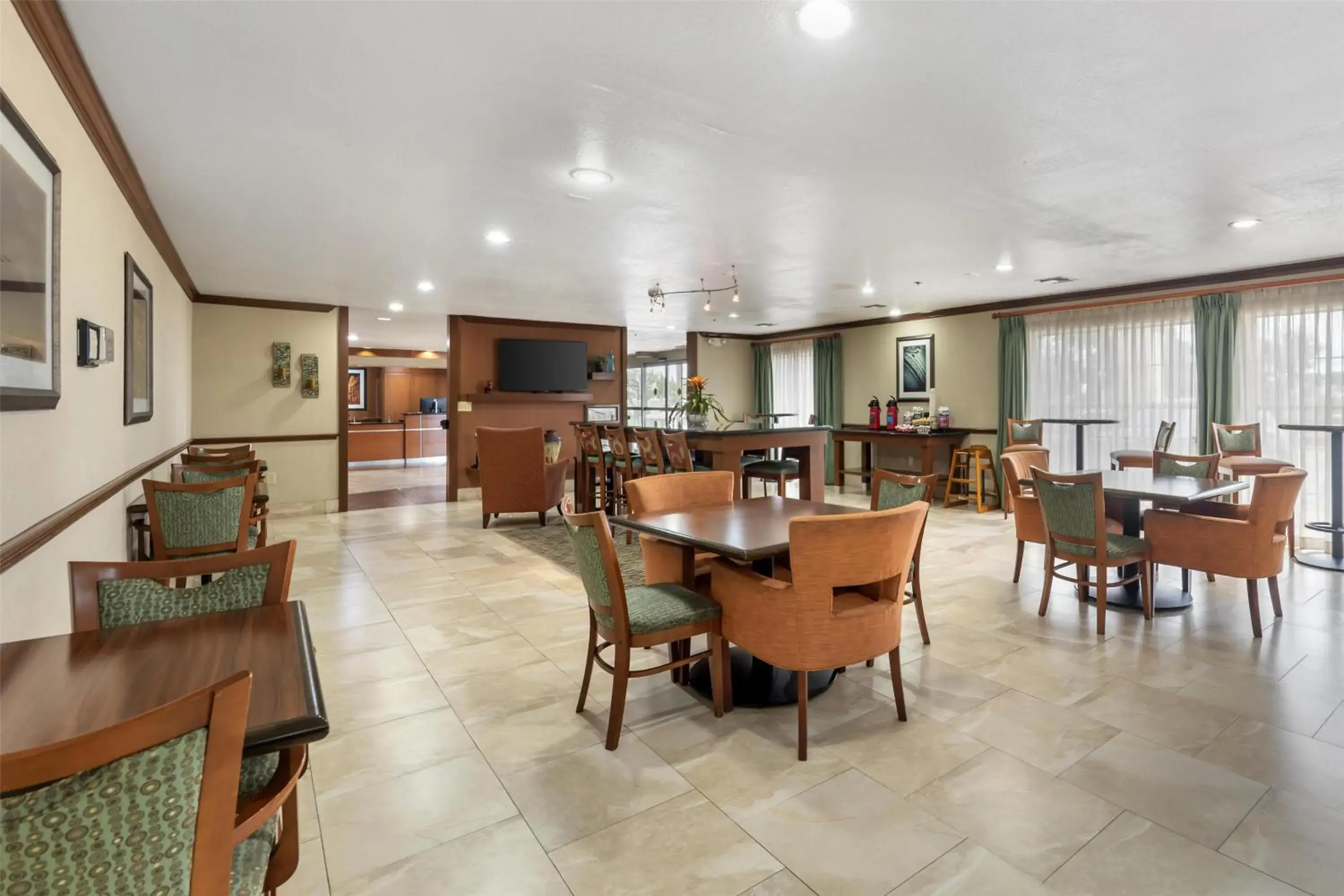 Breakfast in Best Western Plus Atrium Inn Breakfast in Best Western Plus Atrium Inn