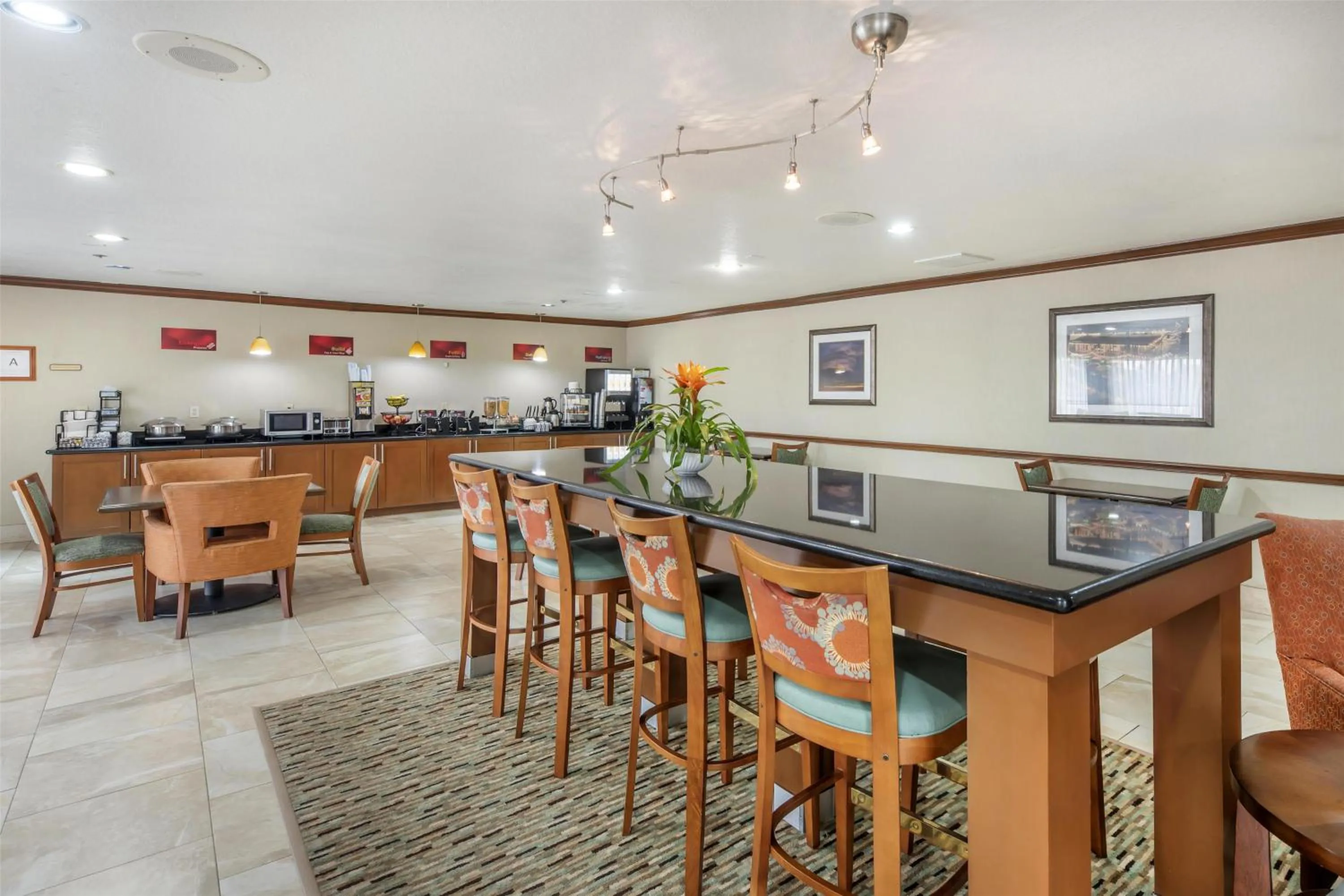 Breakfast in Best Western Plus Atrium Inn