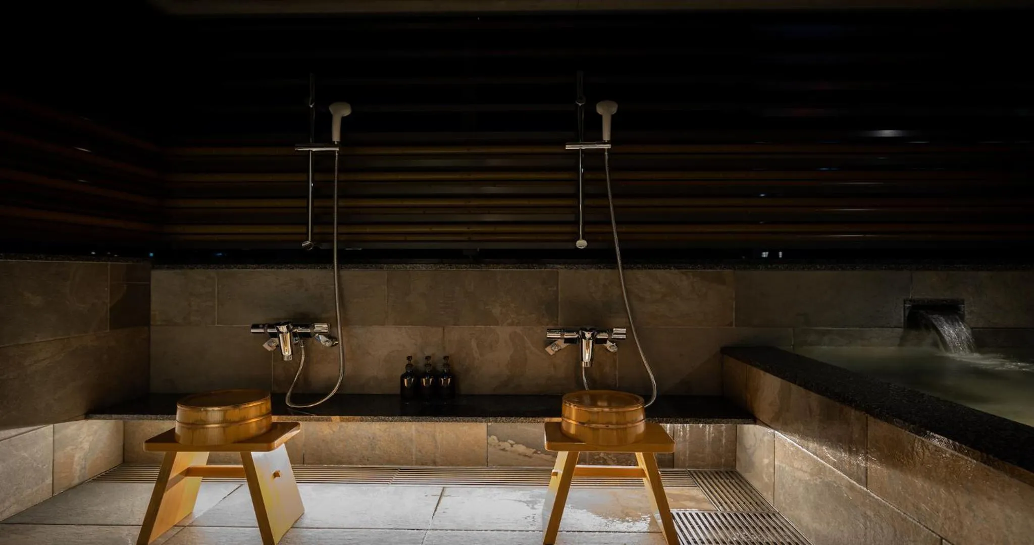 Open Air Bath in Higashiyama Shikikaboku