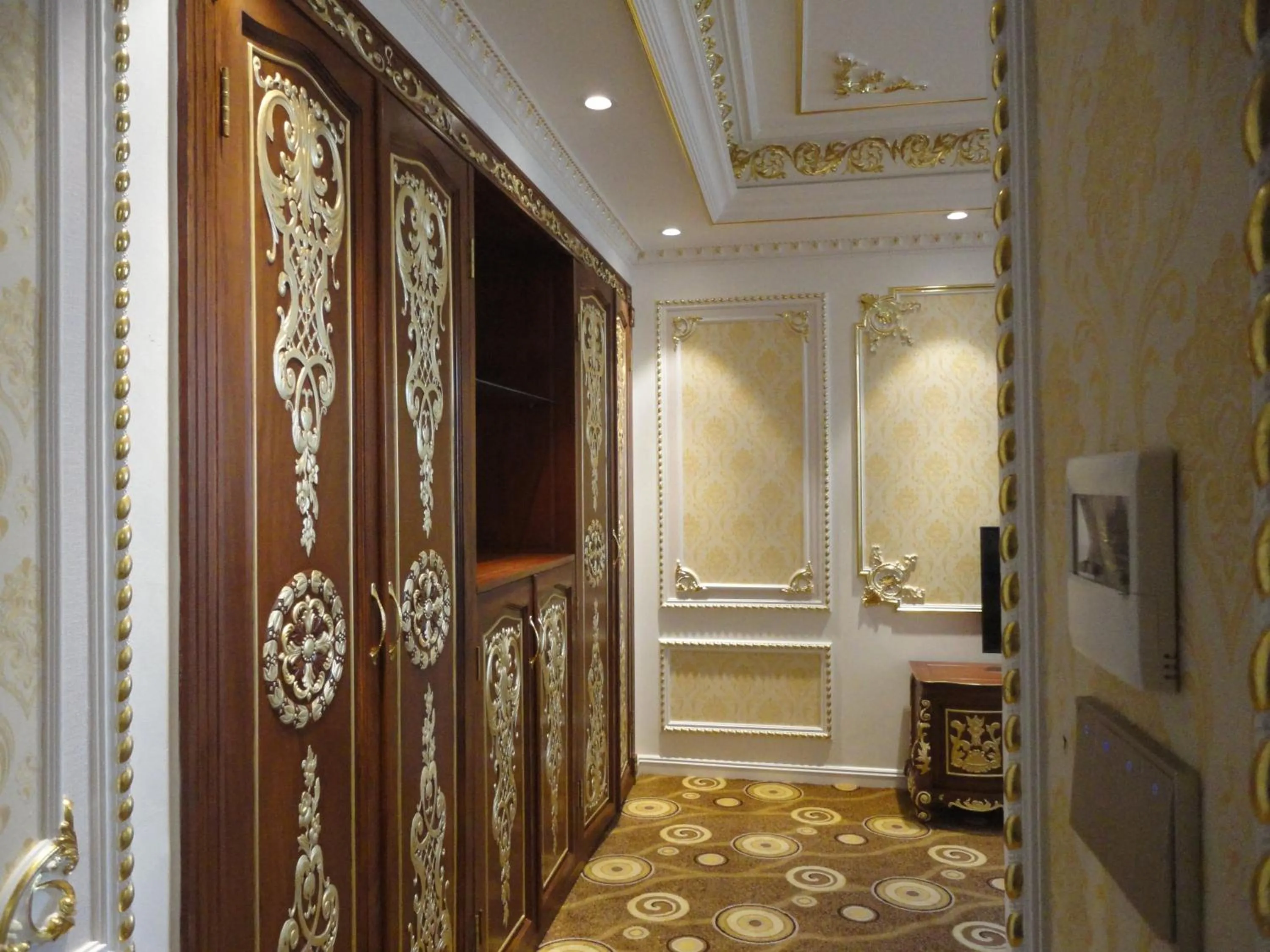 Hoang Nham Luxury Hotel