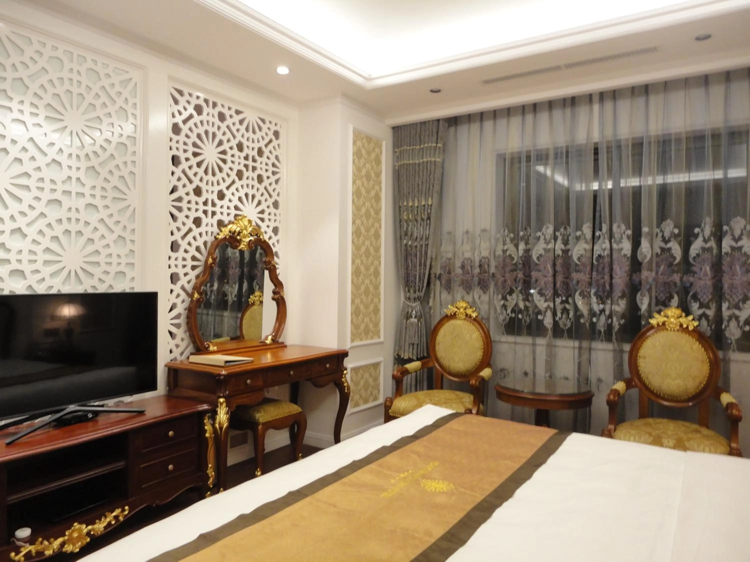 Hoang Nham Luxury Hotel