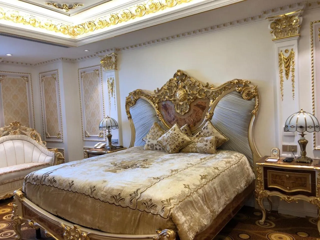 Hoang Nham Luxury Hotel