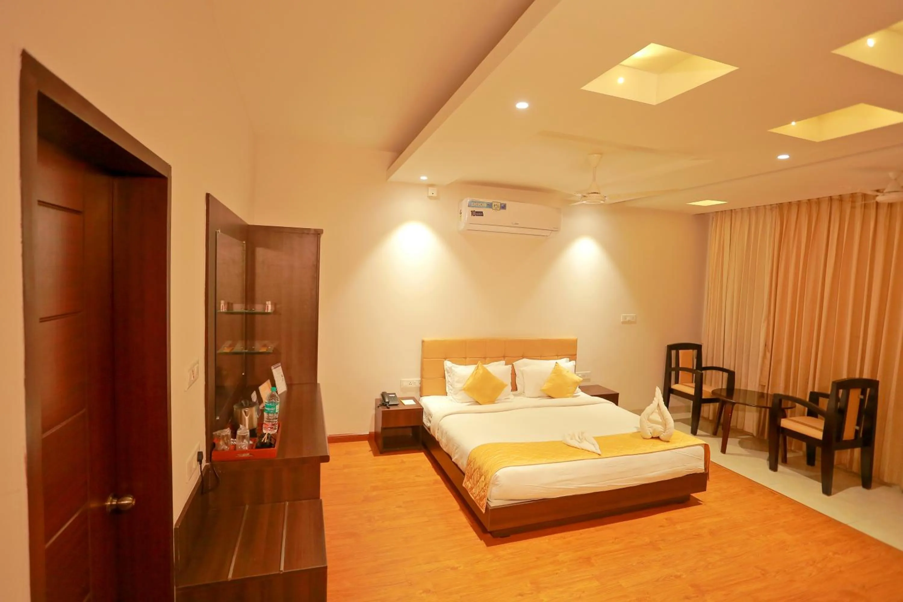 Bed in Grand Signature Hotel & spa