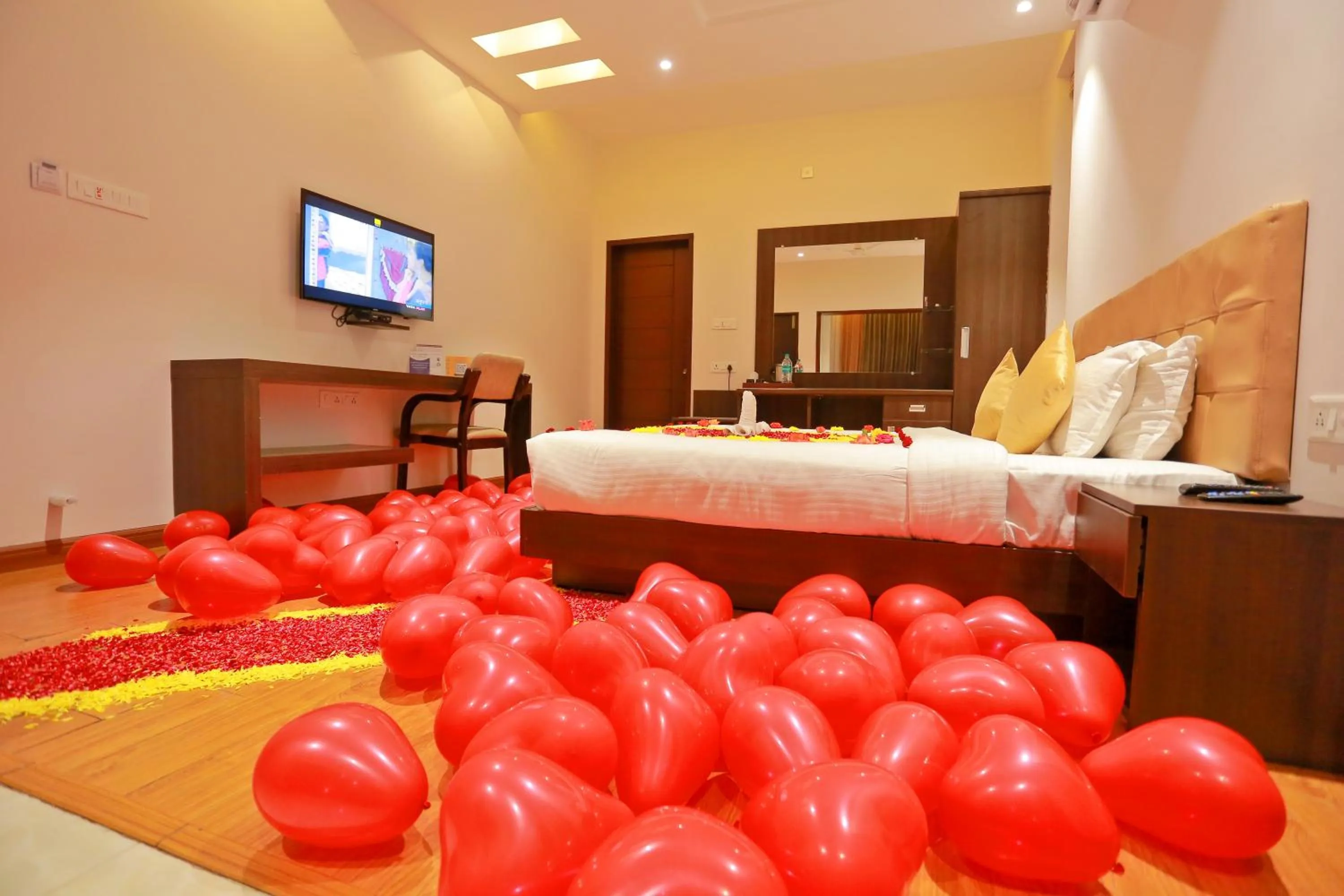 Bedroom, Bed in Grand Signature Hotel & spa