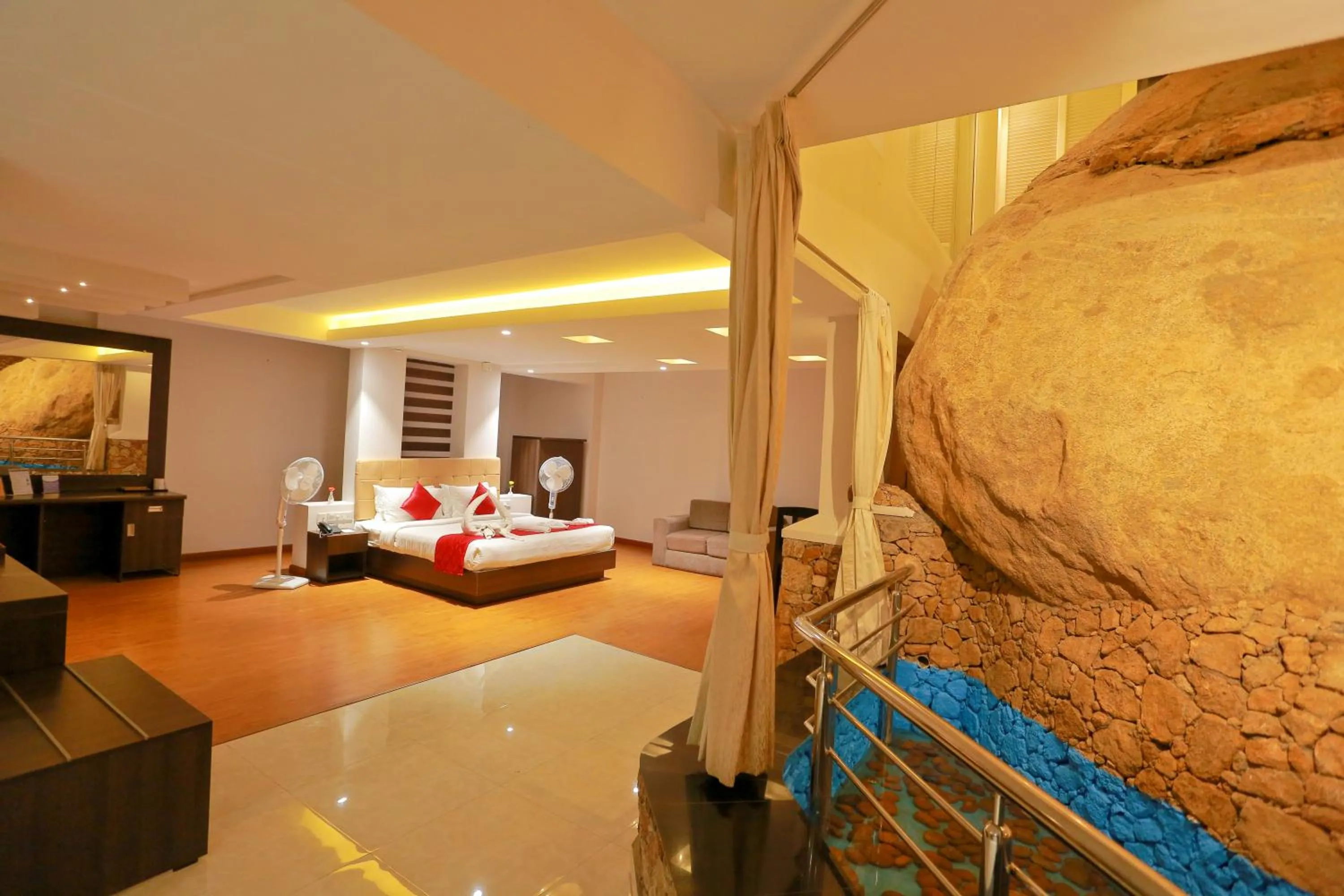 Bedroom, Bed in Grand Signature Hotel & spa