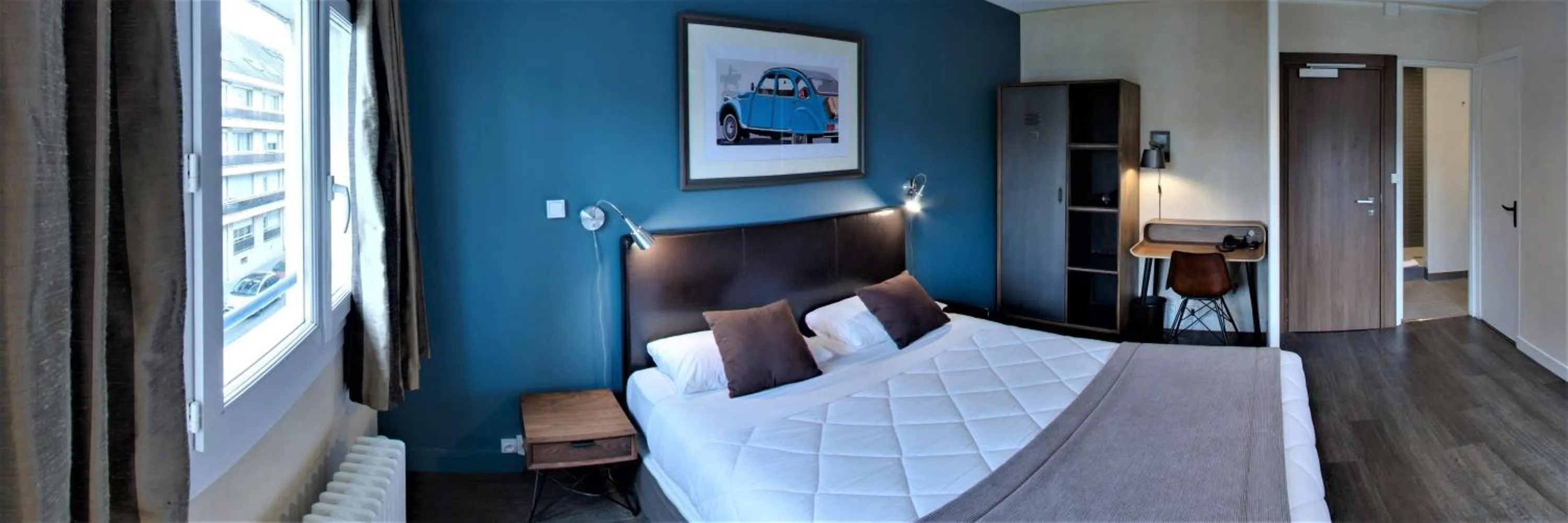 Property building, Bed in Hotel Des Cedres