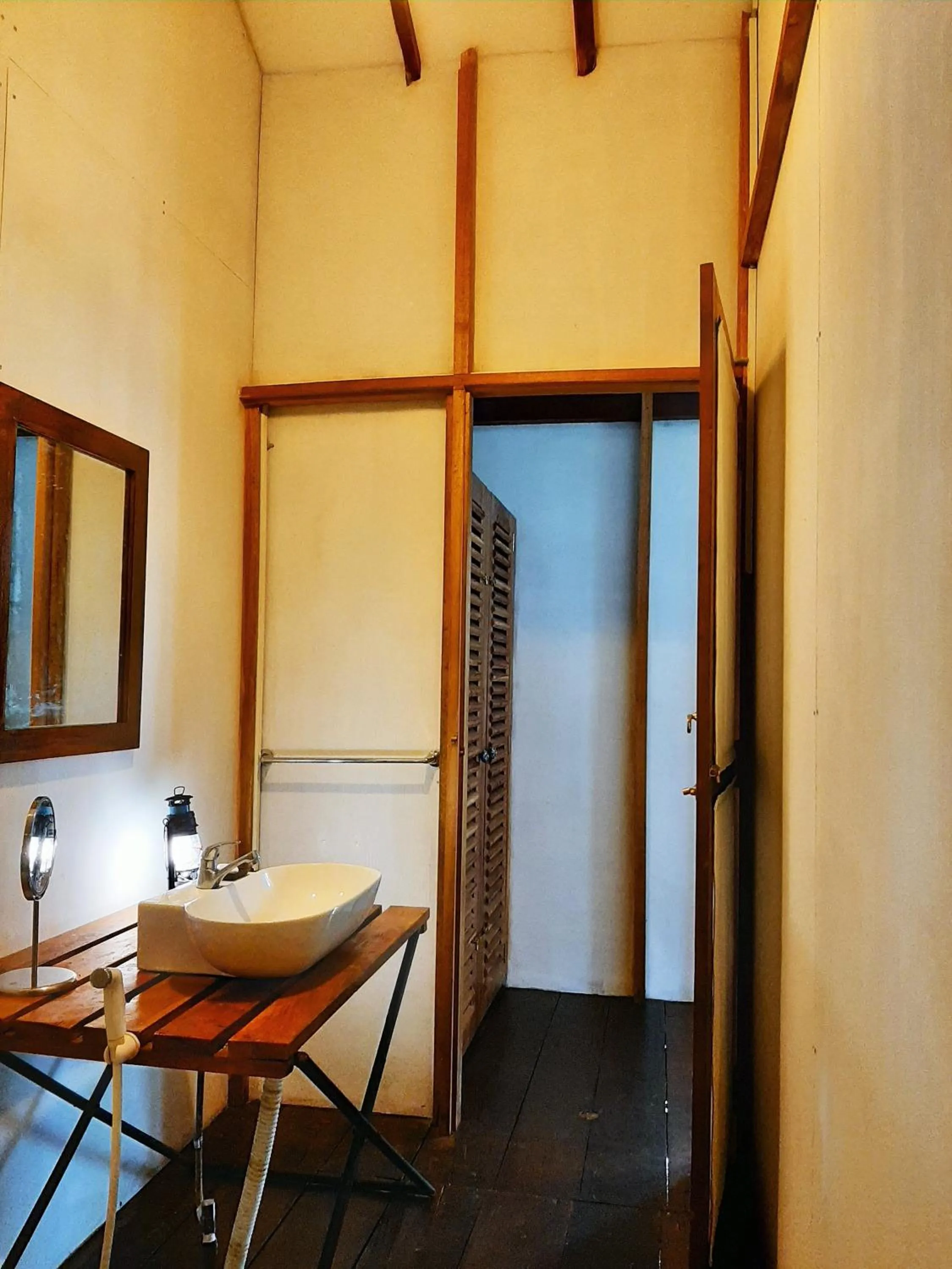 Toilet in Elephant Lodge