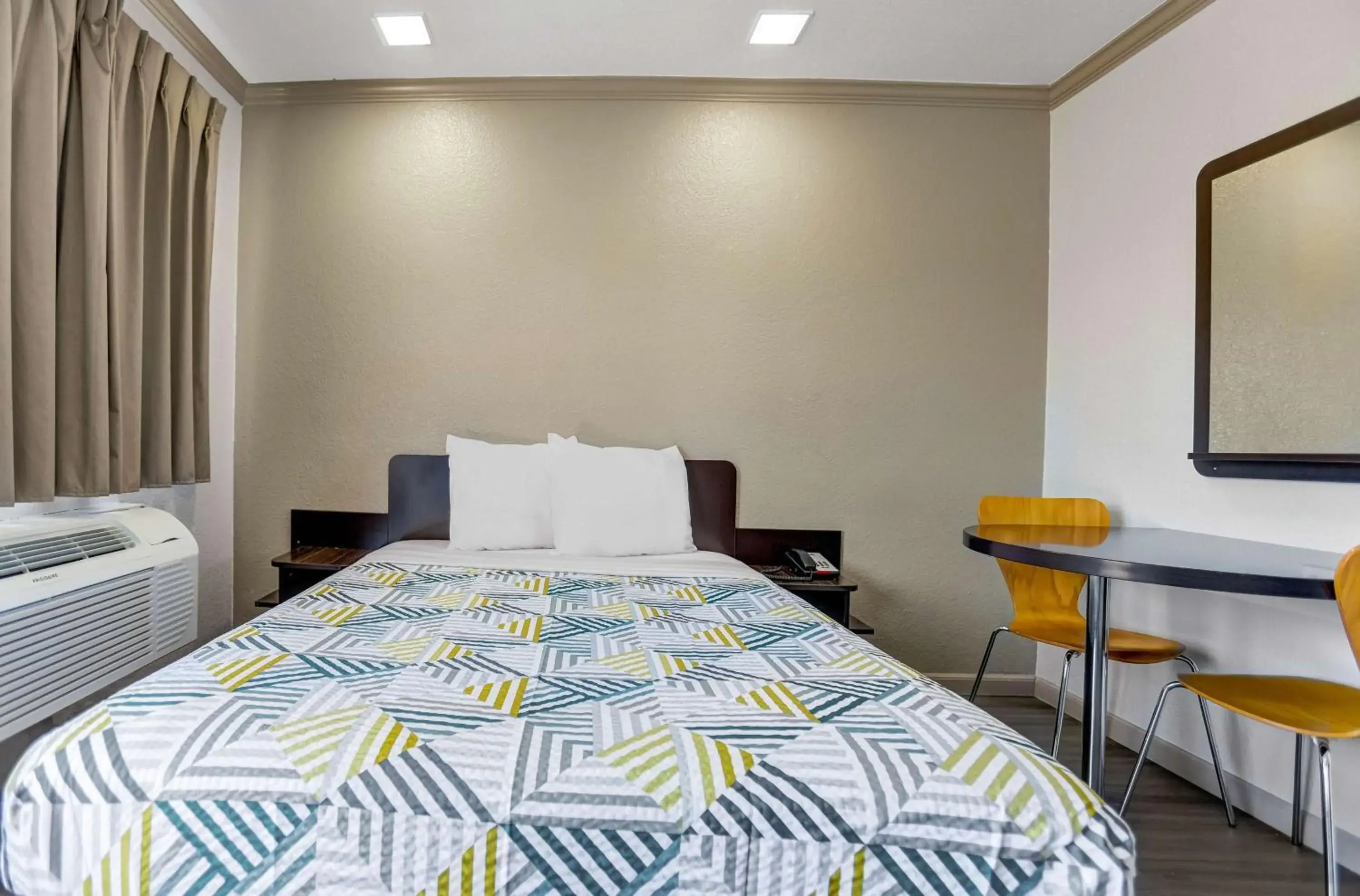 Photo of the whole room, Bed in Motel 6-Red Bluff, CA Photo of the whole room, Bed in Motel 6-Red Bluff, CA