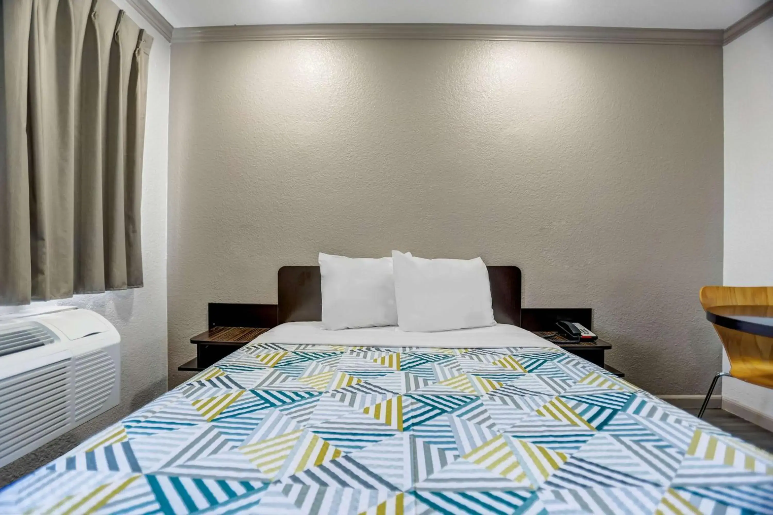 Photo of the whole room, Bed in Motel 6-Red Bluff, CA Photo of the whole room, Bed in Motel 6-Red Bluff, CA