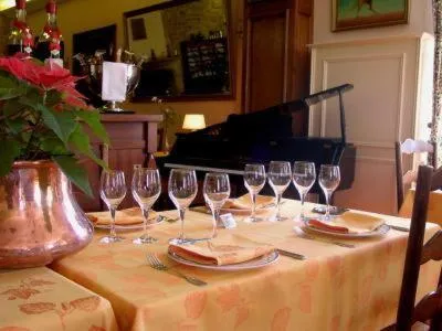 Restaurant/places to eat in Hostellerie de la Bouriane
