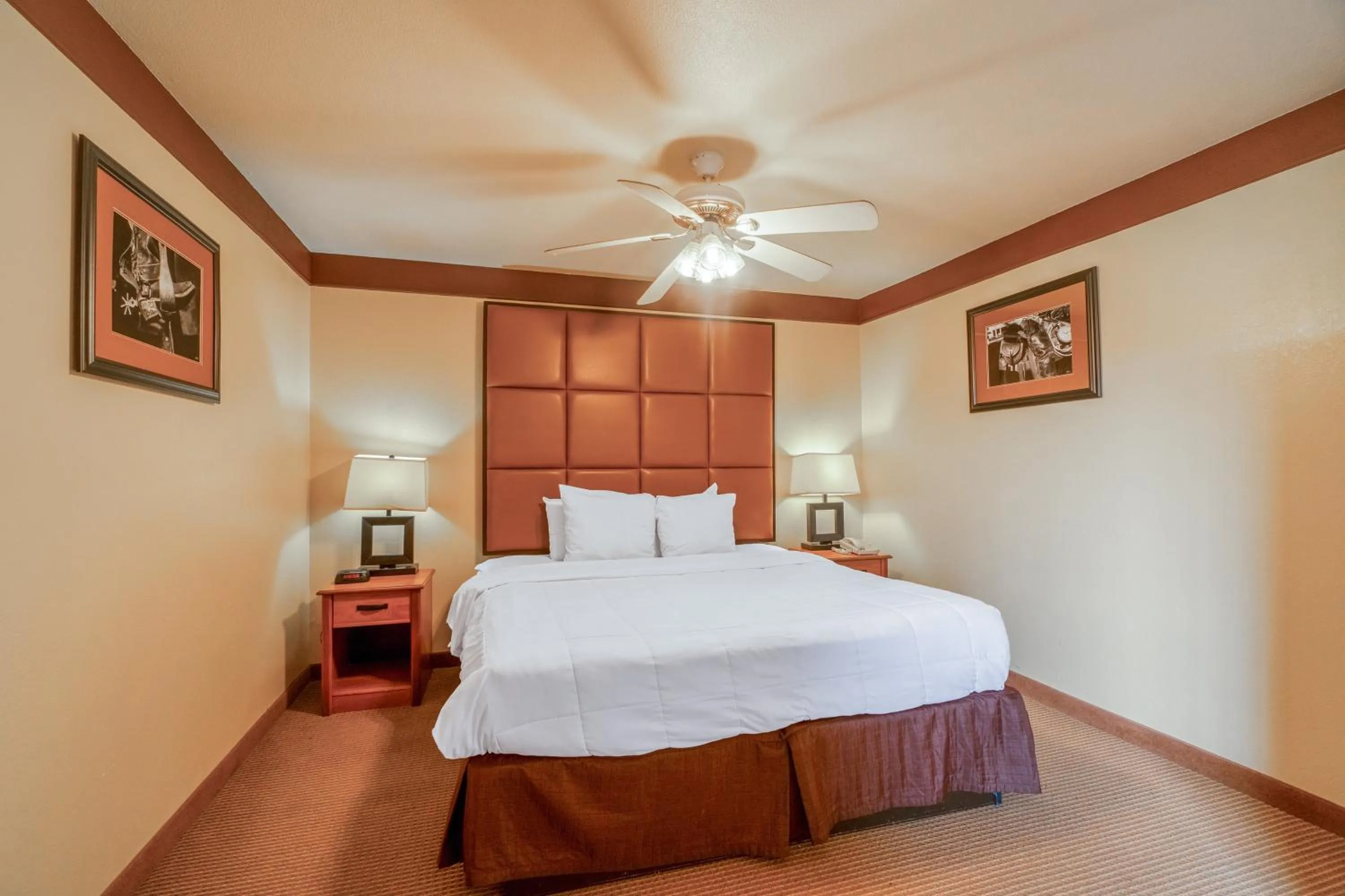 Bedroom, Bed in Texan Inn By OYO Beeville US-181