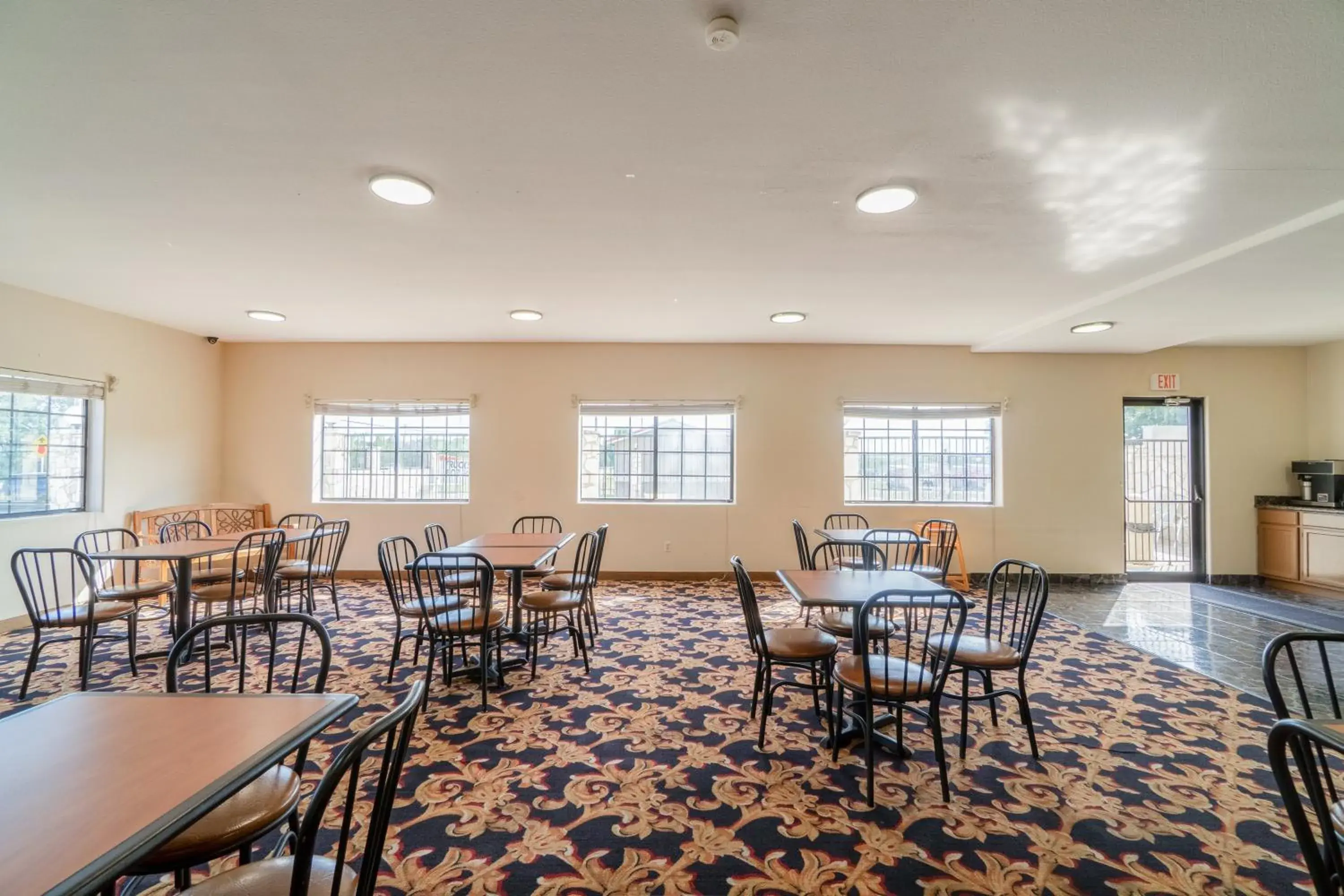 Breakfast in Texan Inn By OYO Beeville US-181 Breakfast in Texan Inn By OYO Beeville US-181