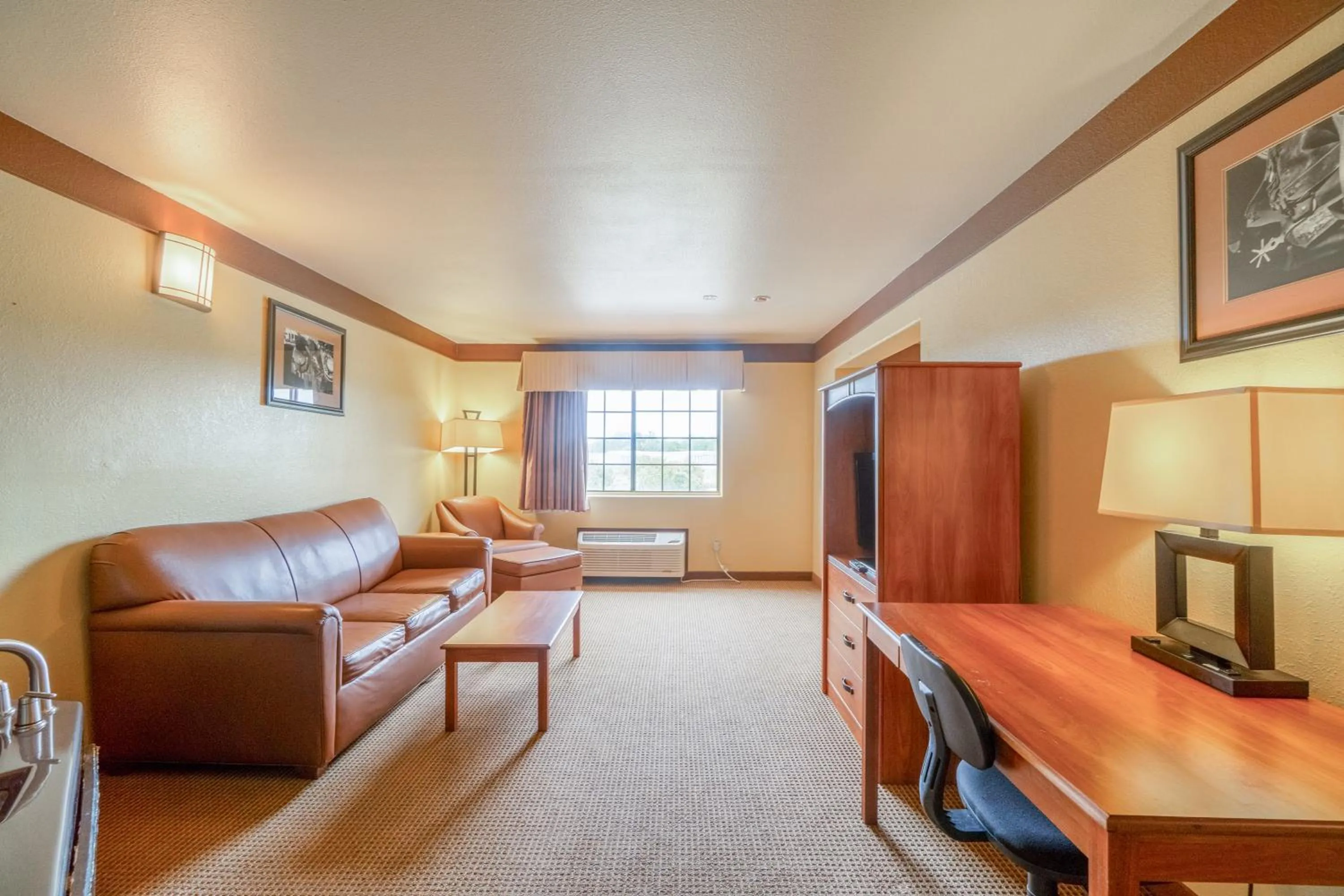 Seating area in Texan Inn By OYO Beeville US-181