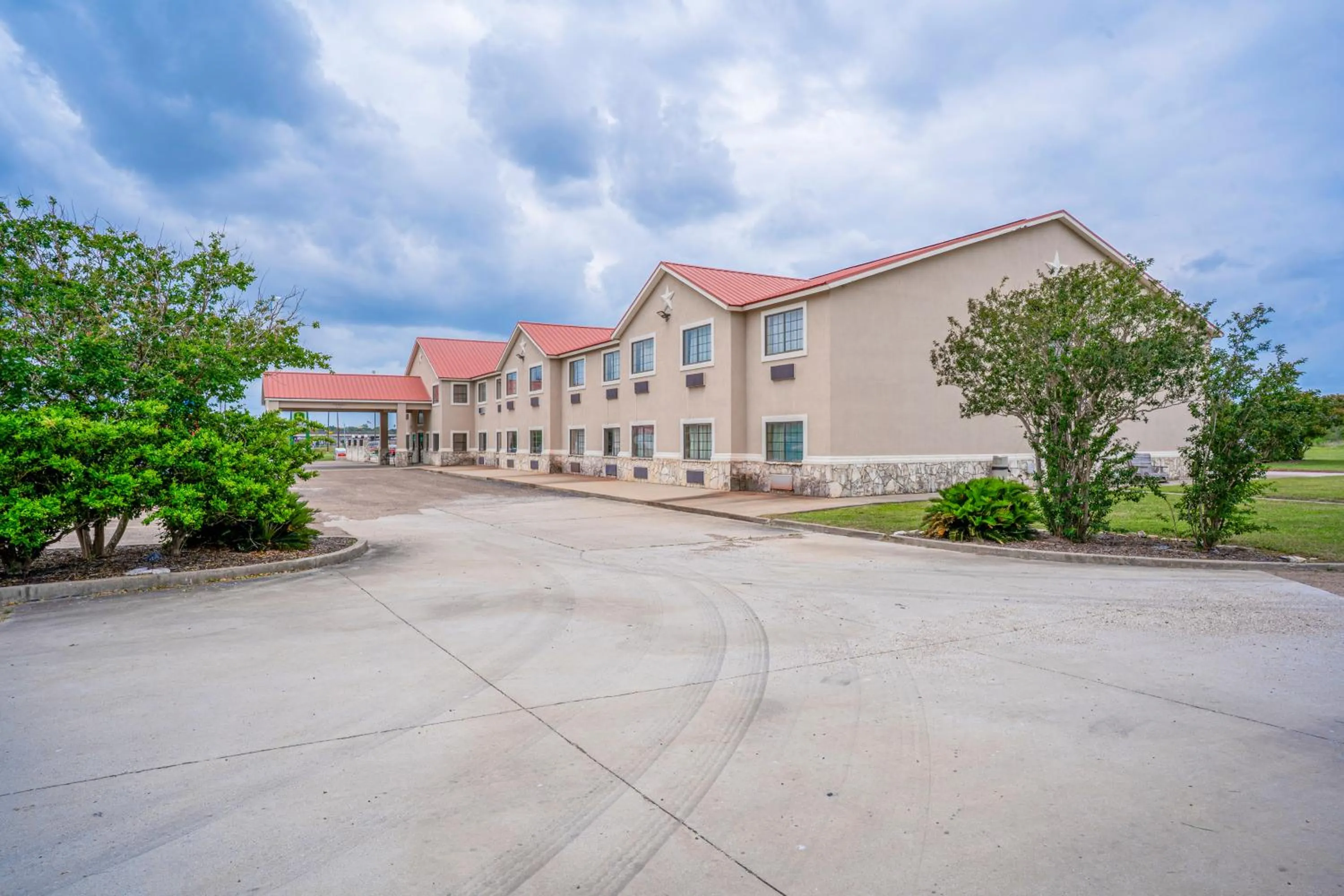 Property building in Texan Inn By OYO Beeville US-181