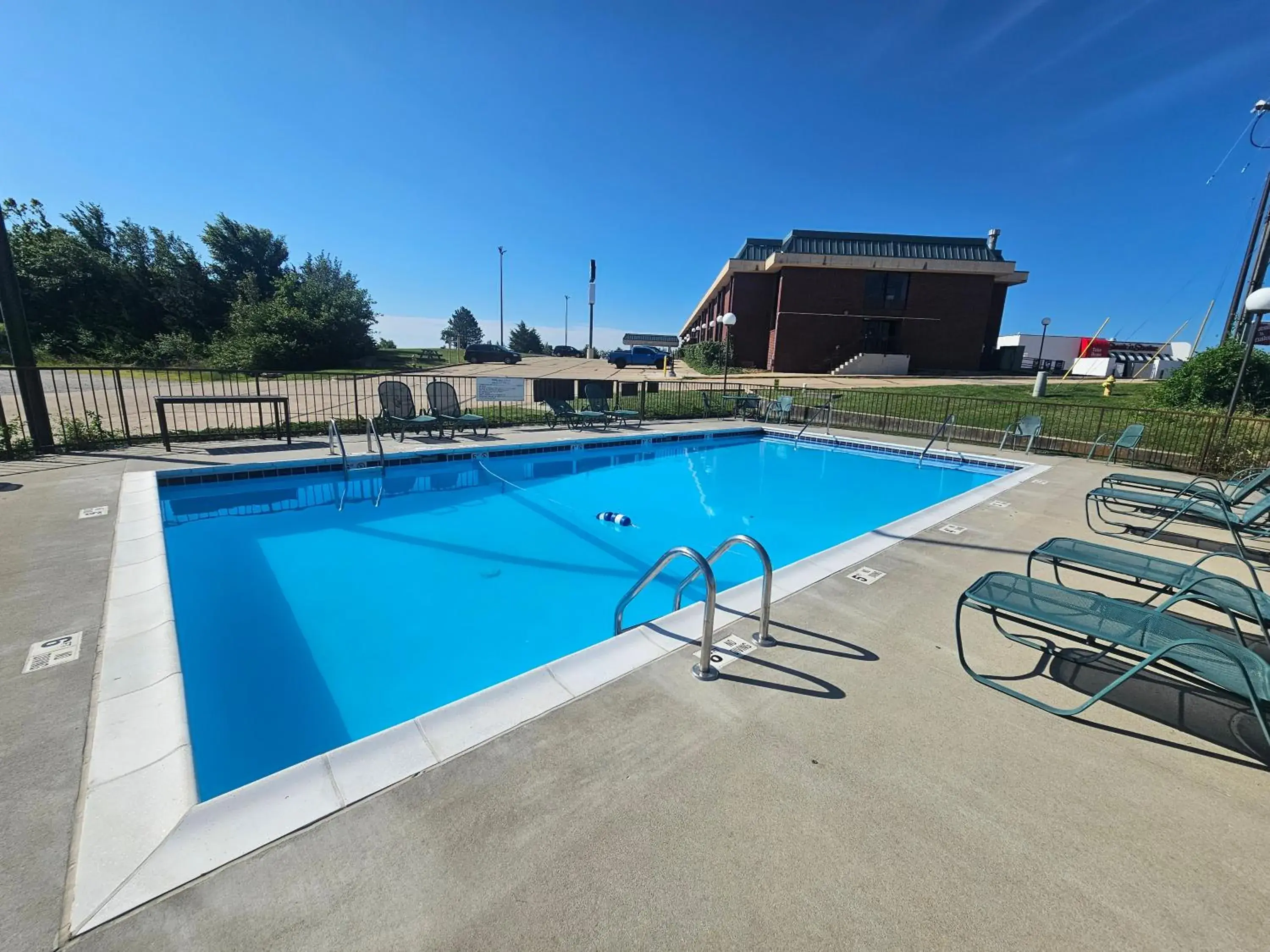 Swimming pool in Days Inn by Wyndham Rolla Swimming pool in Days Inn by Wyndham Rolla