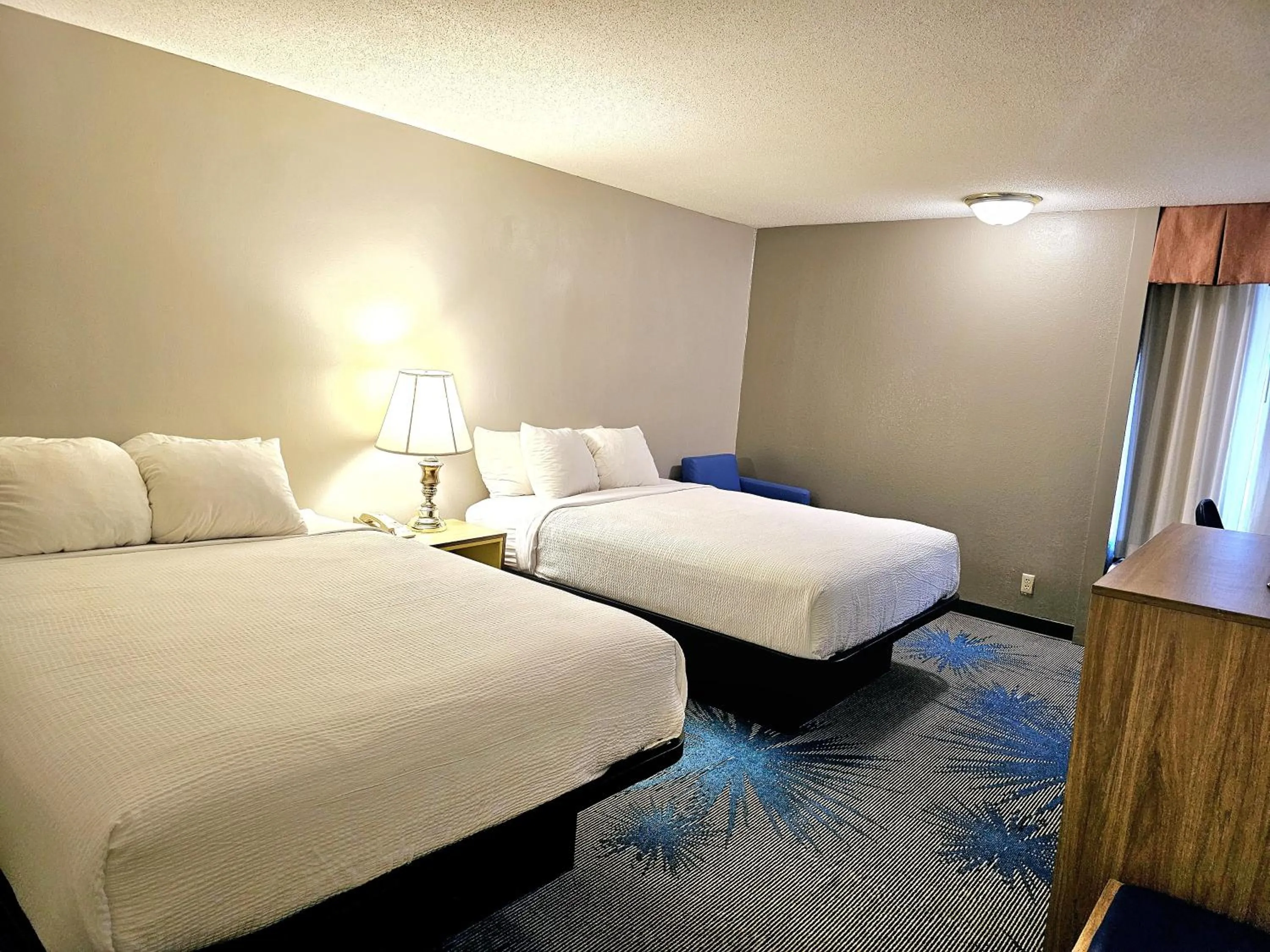 Bed in Days Inn by Wyndham Rolla