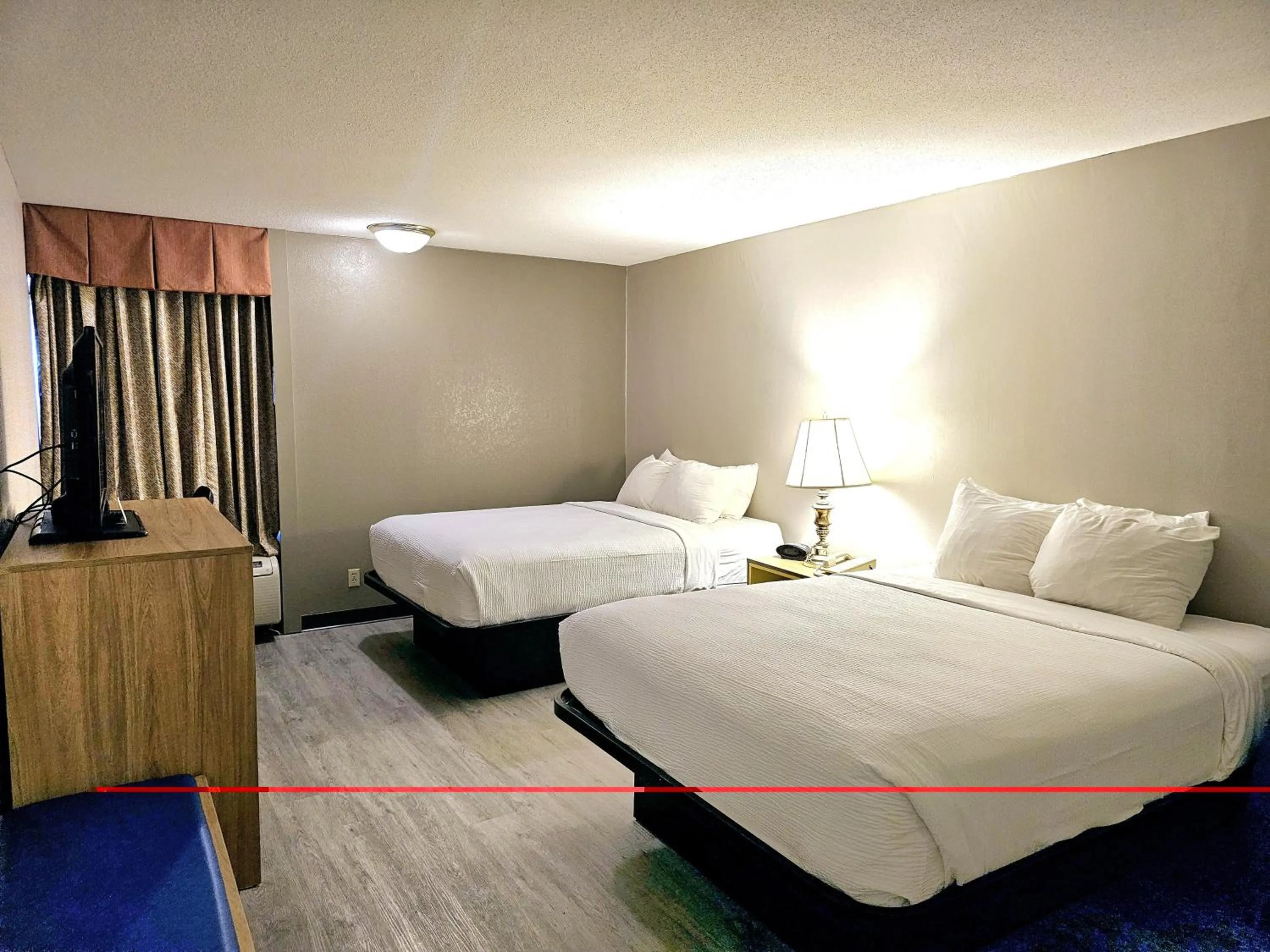 Bed in Days Inn by Wyndham Rolla