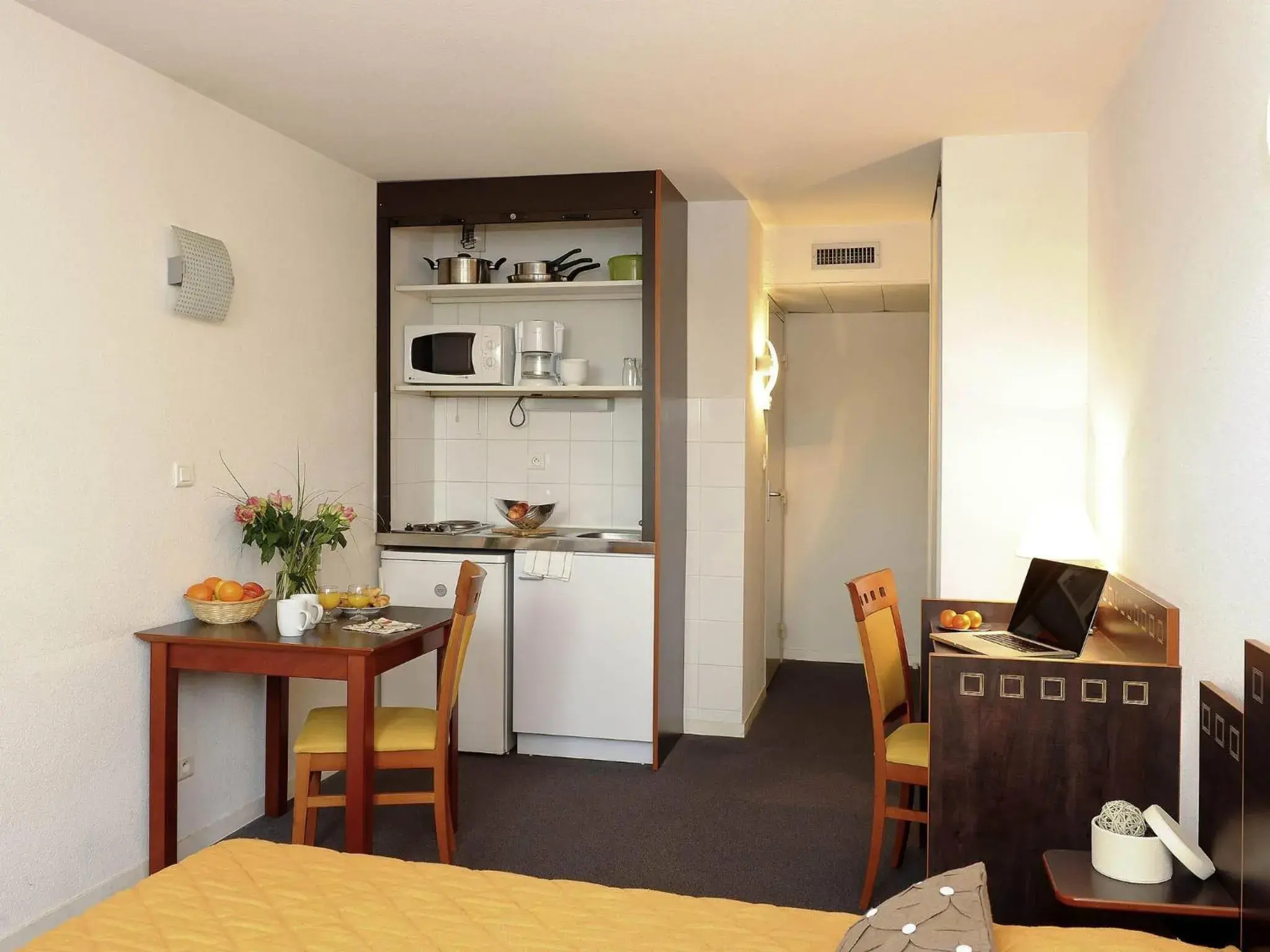 Bedroom in Aparthotel Adagio Access Toulouse Jolimont Bedroom in Aparthotel Adagio Access Toulouse Jolimont