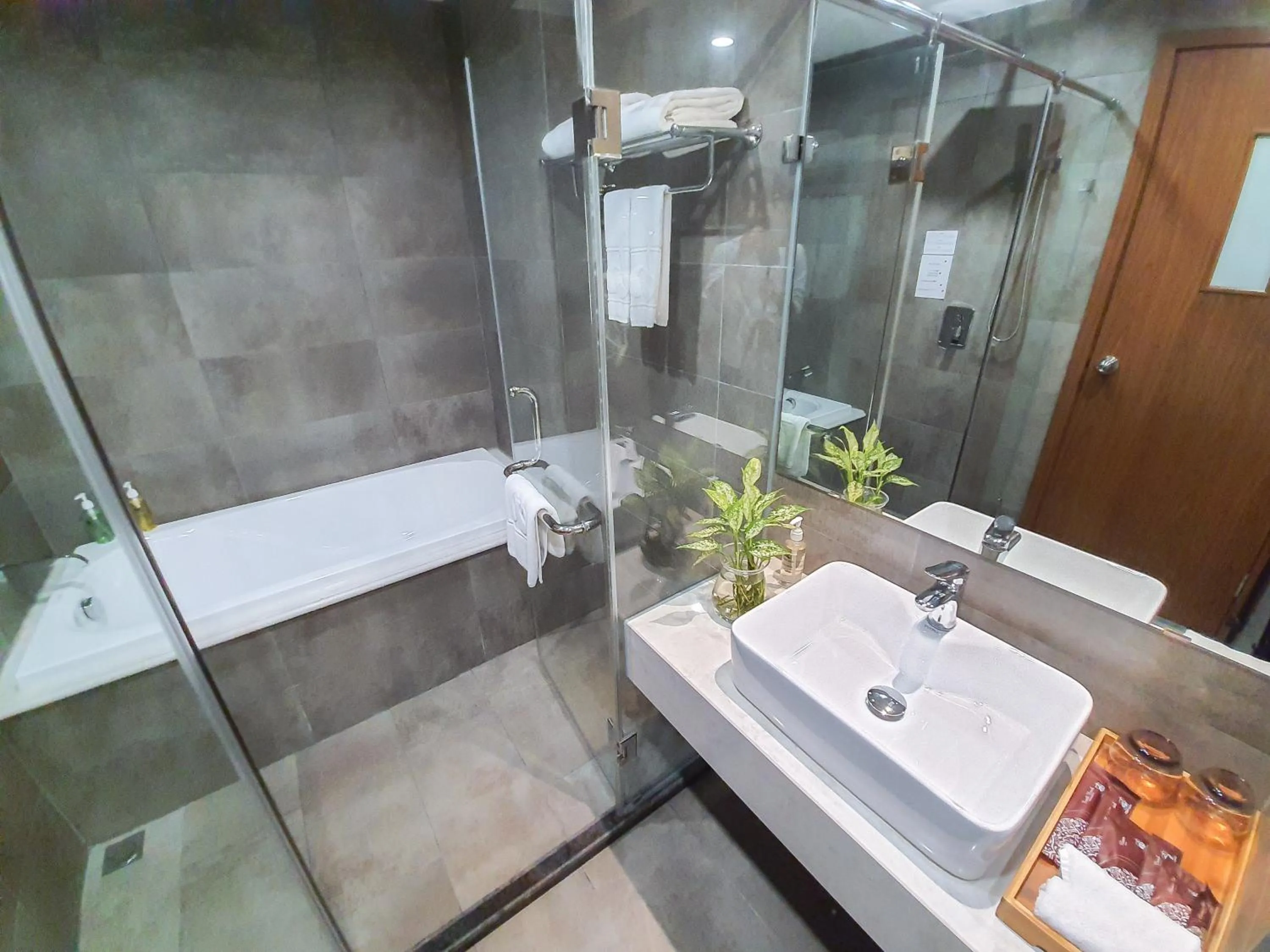 Toilet in REIWA INN APARTMENT