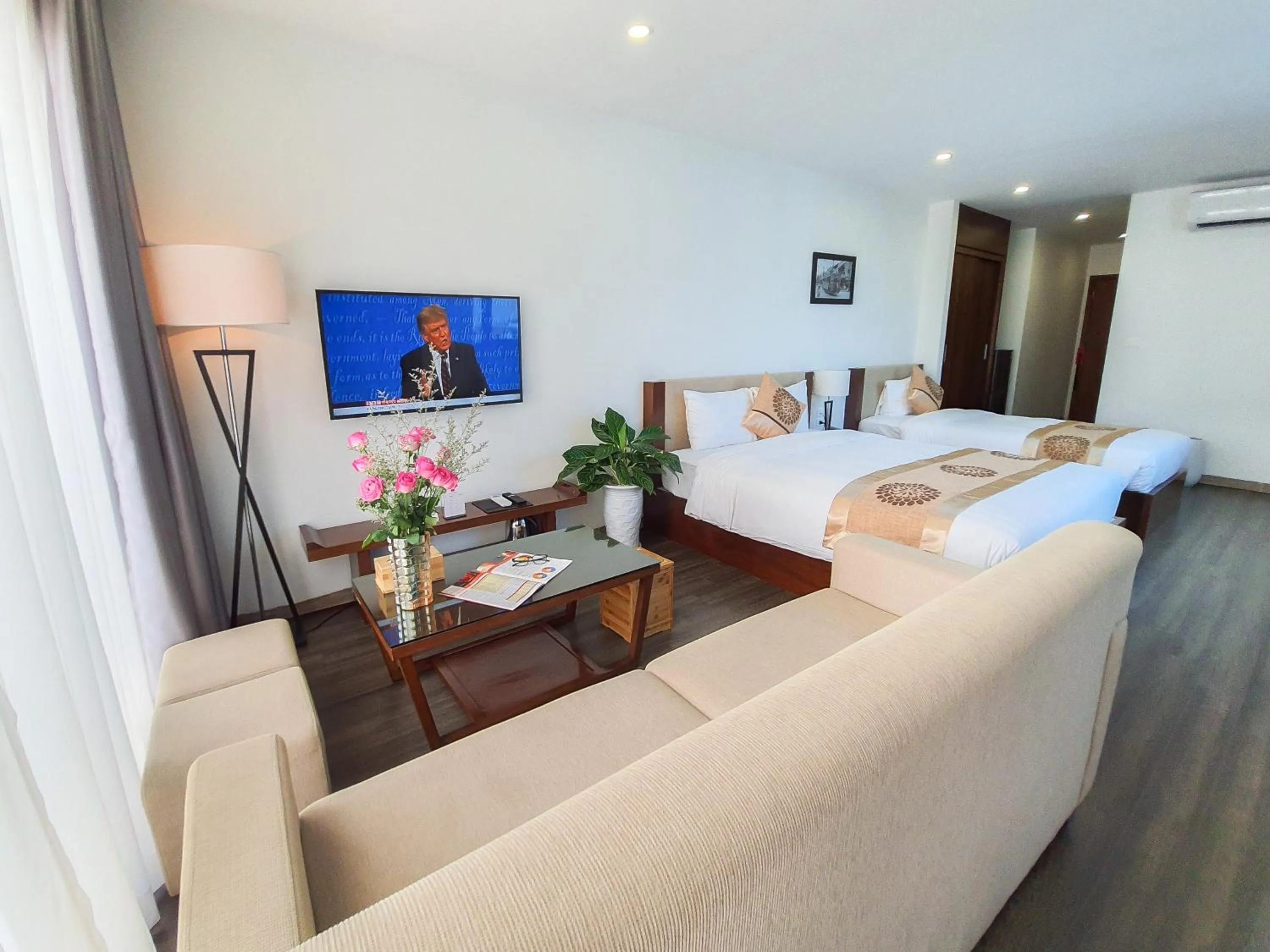 Living room, Bed in REIWA INN APARTMENT