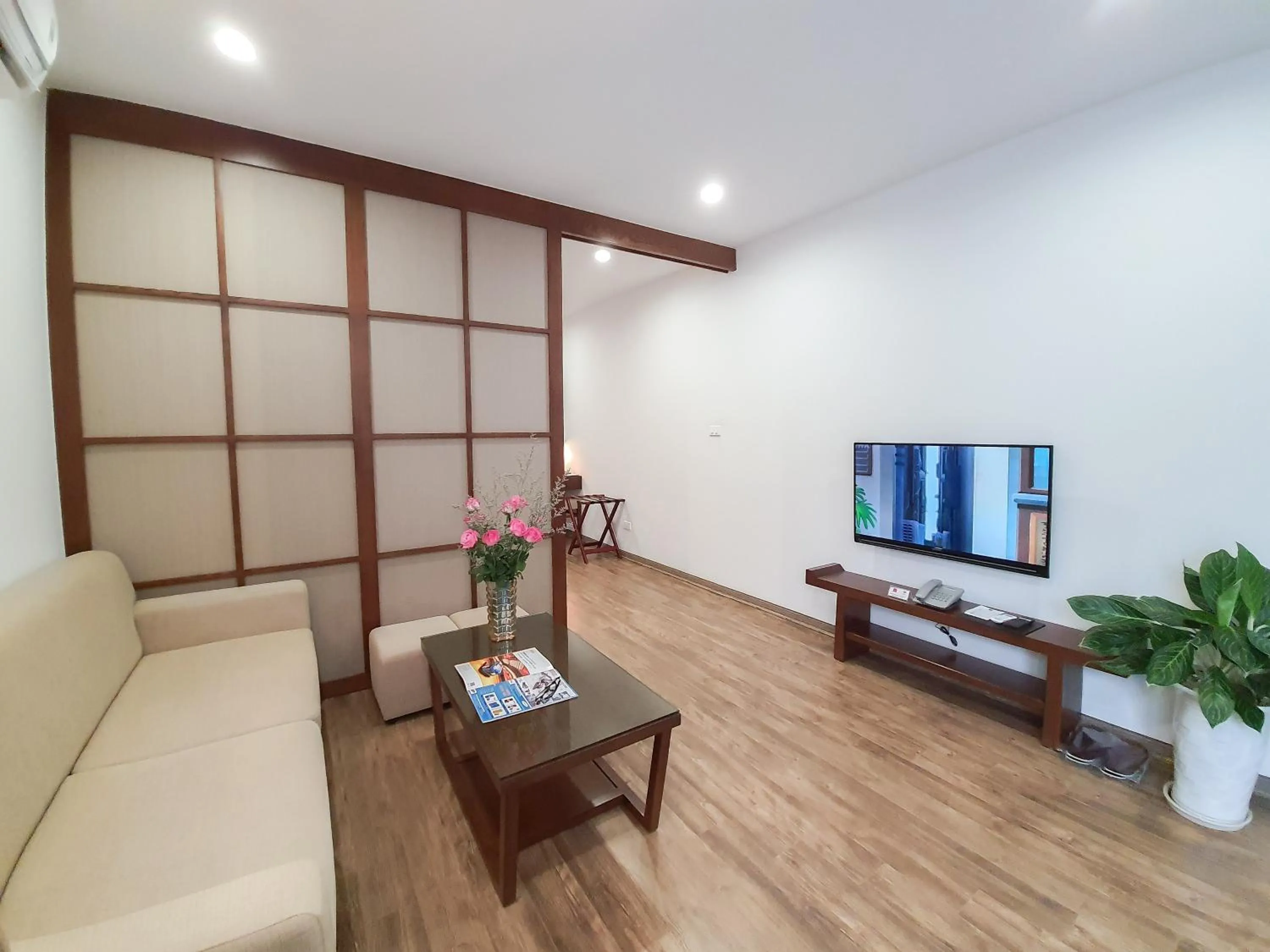 TV and multimedia in REIWA INN APARTMENT