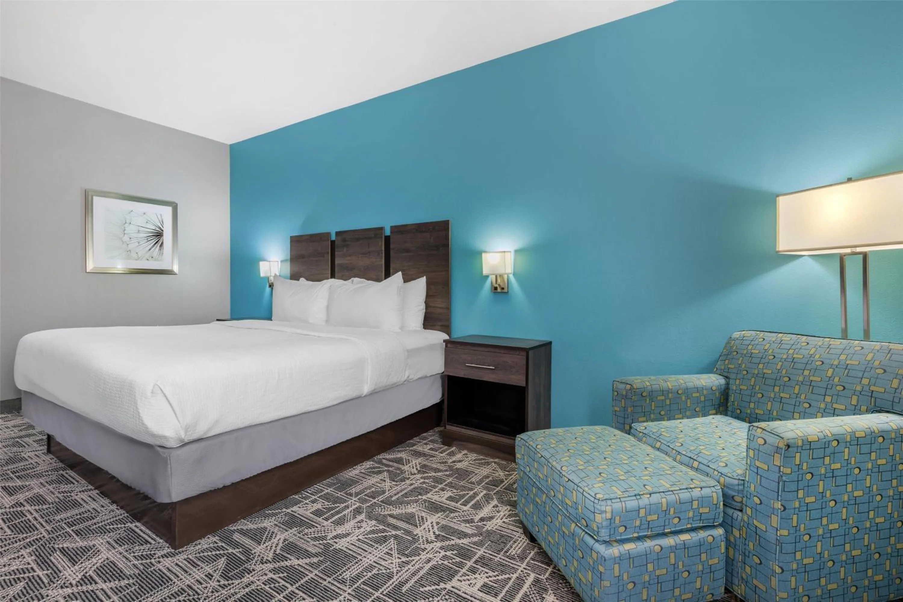 Bedroom, Bed in Best Western Executive Inn