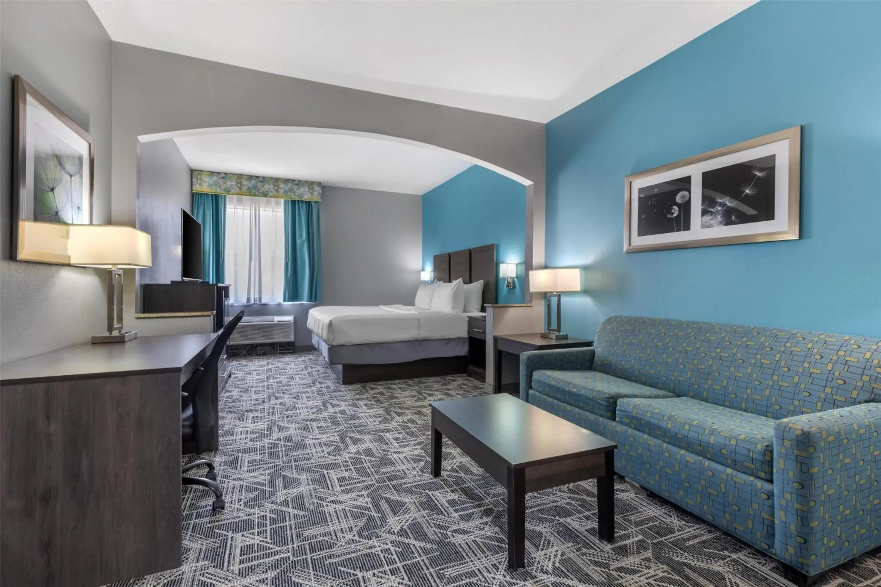 Photo of the whole room, Bed in Best Western Executive Inn Photo of the whole room, Bed in Best Western Executive Inn