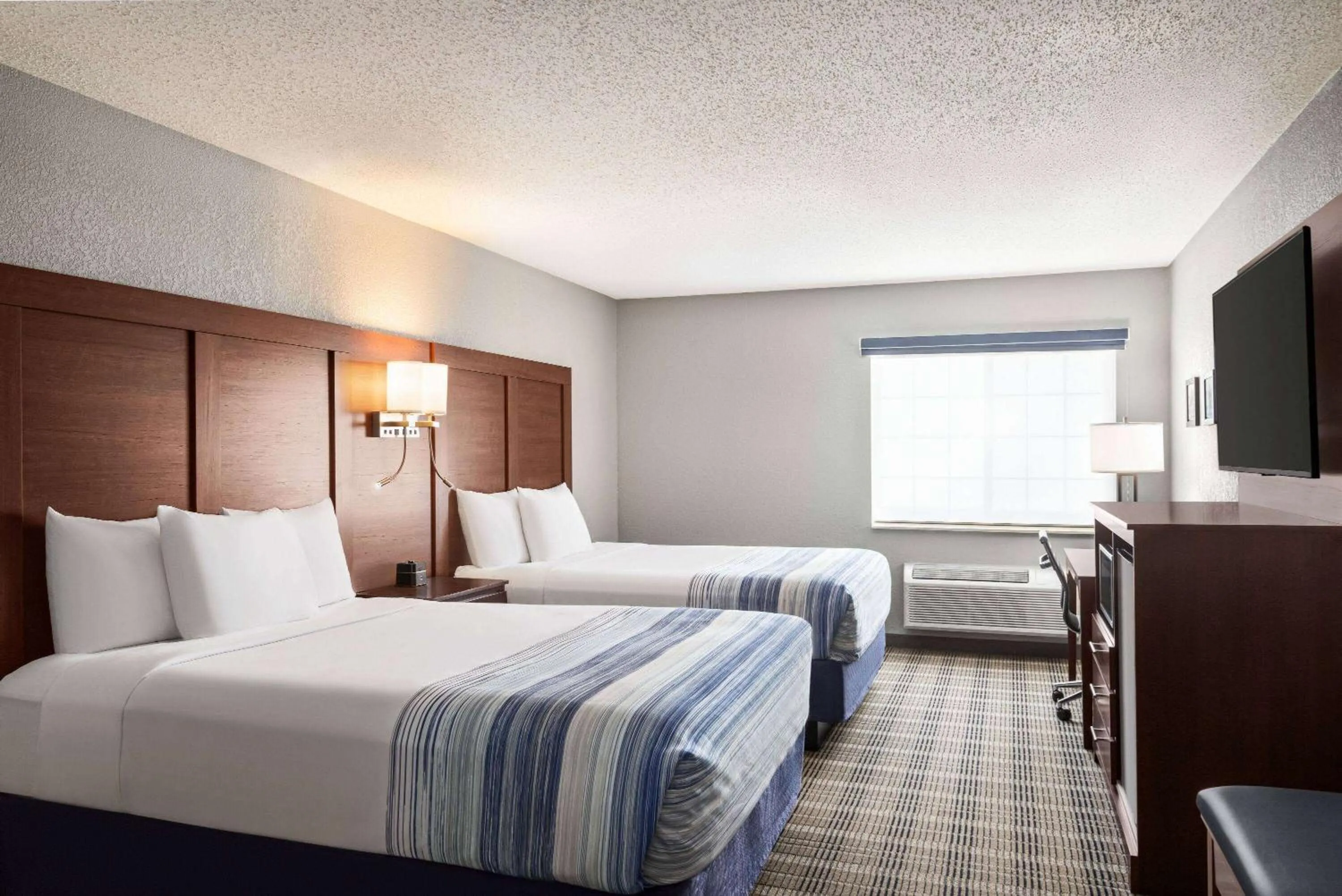 Photo of the whole room, Bed in AmericInn by Wyndham Williamsburg