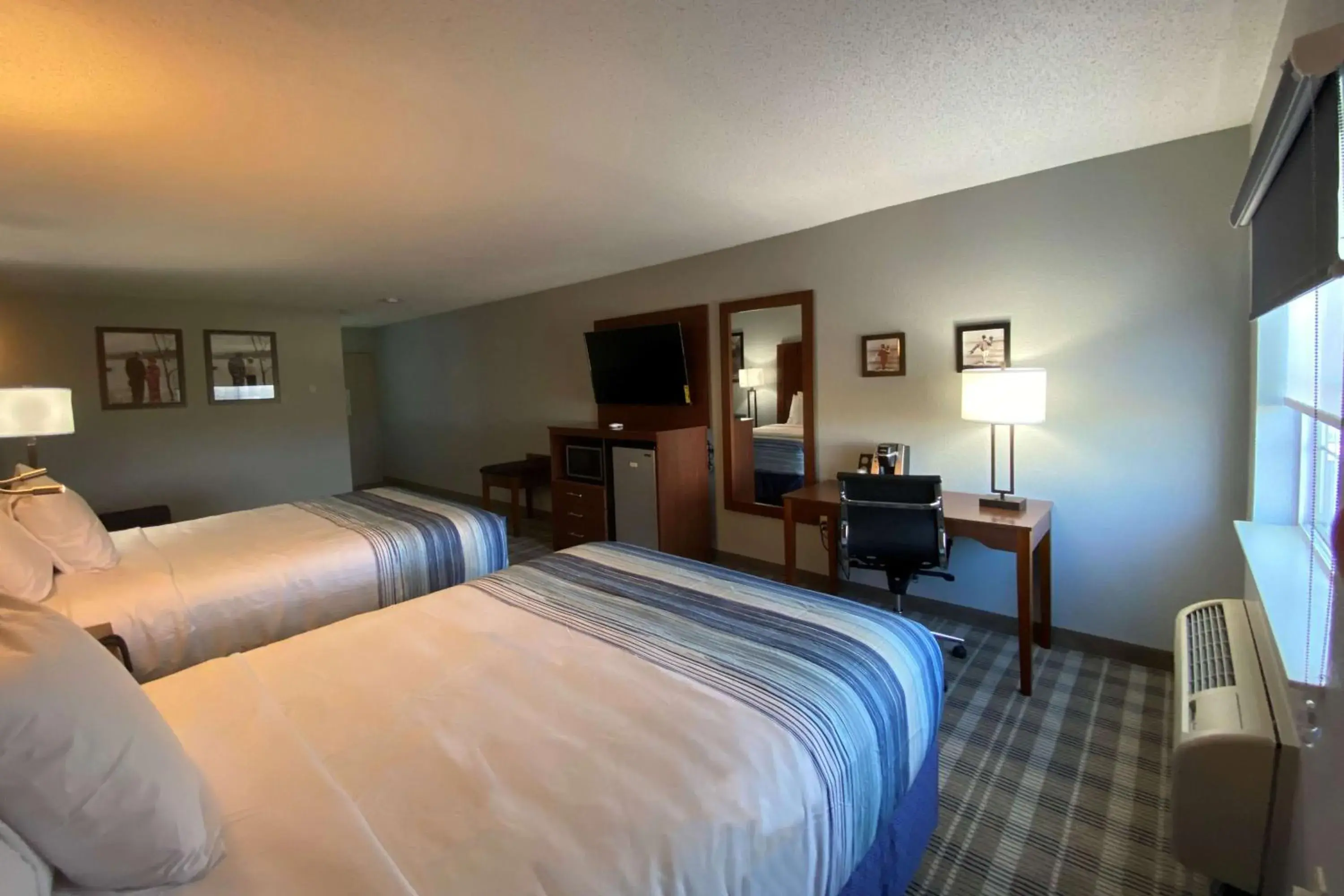 Deluxe Suite with Two Queen Beds - Non-Smoking in AmericInn by Wyndham Williamsburg Deluxe Suite with Two Queen Beds - Non-Smoking in AmericInn by Wyndham Williamsburg