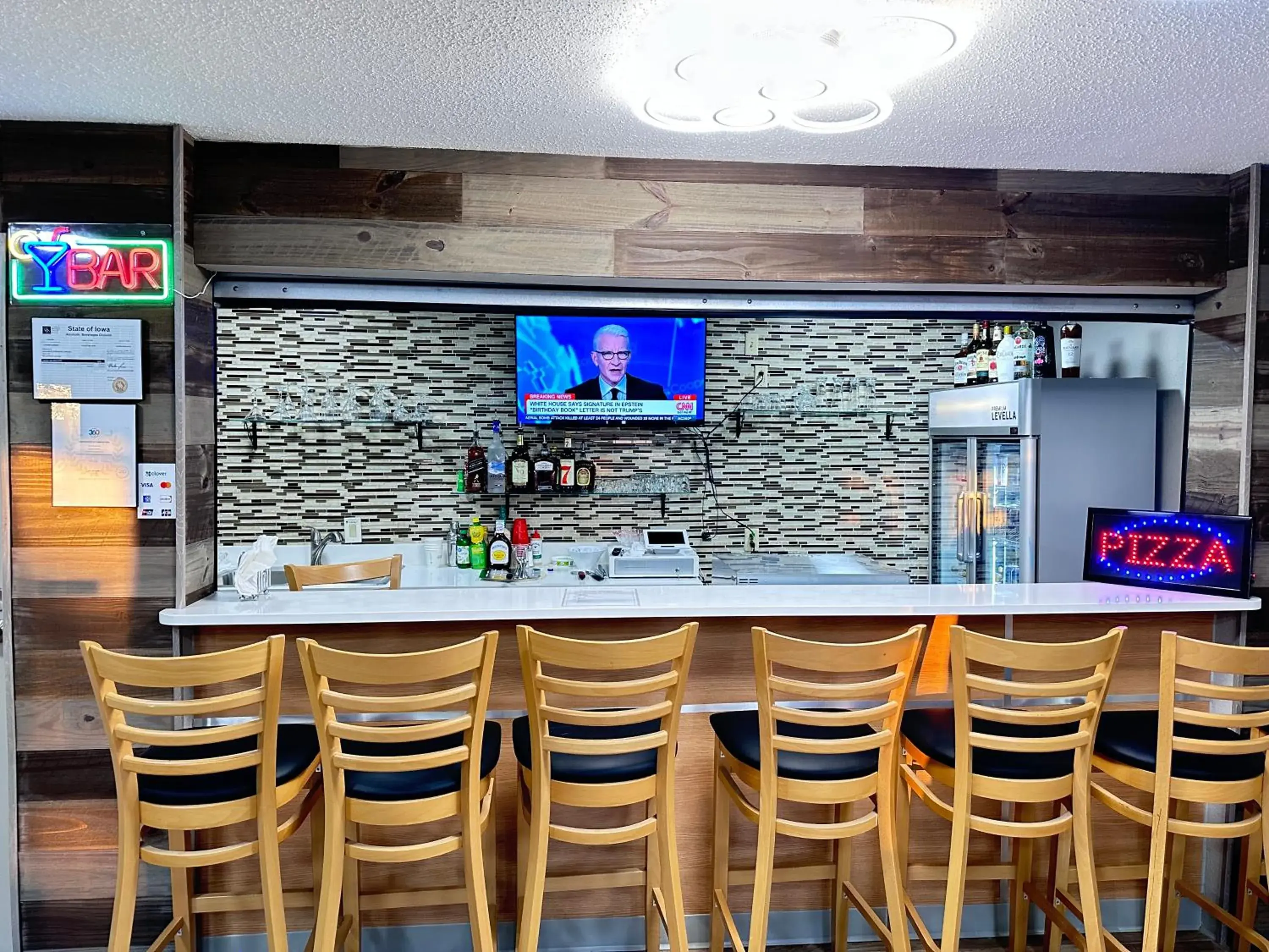 Lounge or bar in AmericInn by Wyndham Williamsburg Lounge or bar in AmericInn by Wyndham Williamsburg