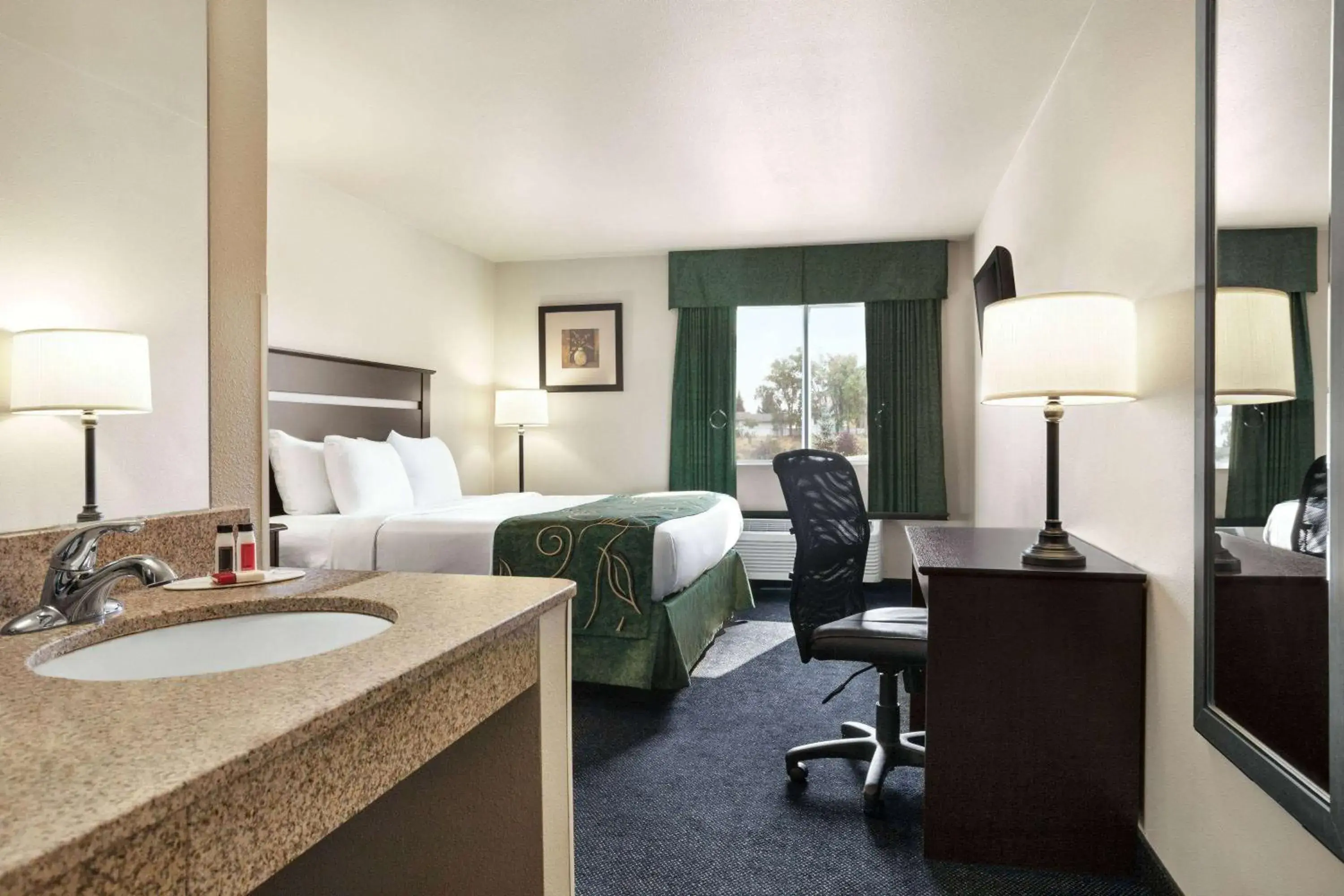 Photo of the whole room, Bed in Travelodge by Wyndham McAlester Photo of the whole room, Bed in Travelodge by Wyndham McAlester