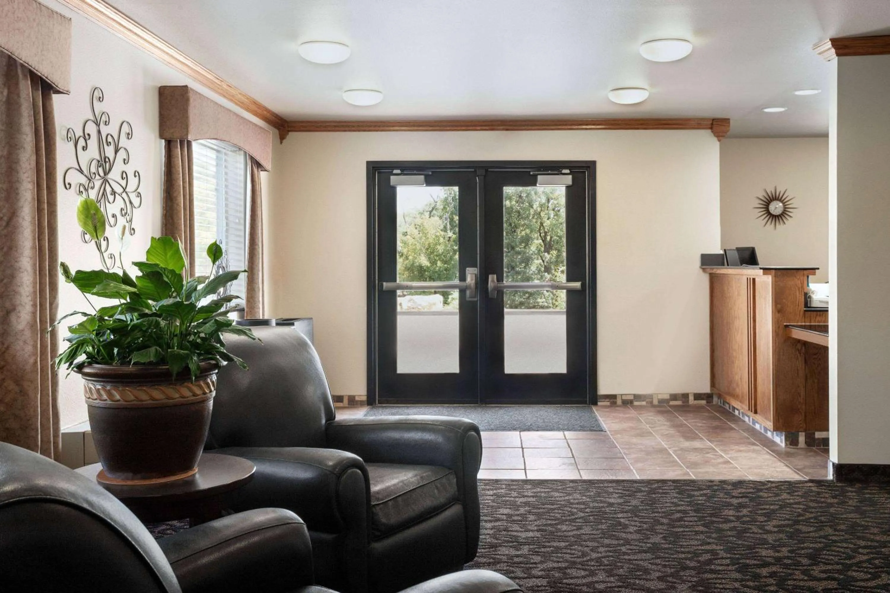 Lobby or reception in Travelodge by Wyndham McAlester