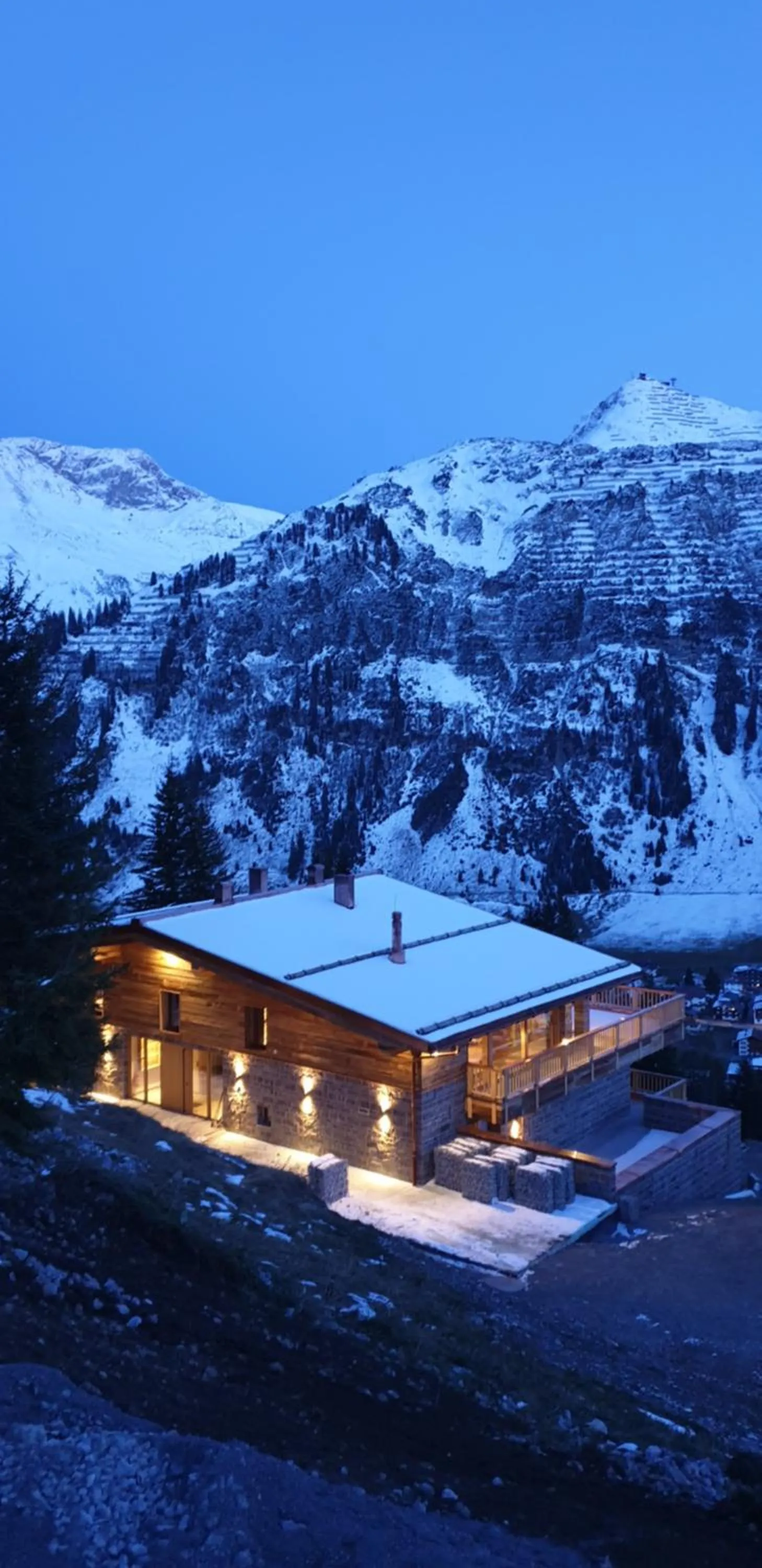 Property building in Skilodge Oberlech