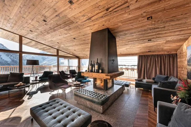 Communal lounge/ TV room in Skilodge Oberlech