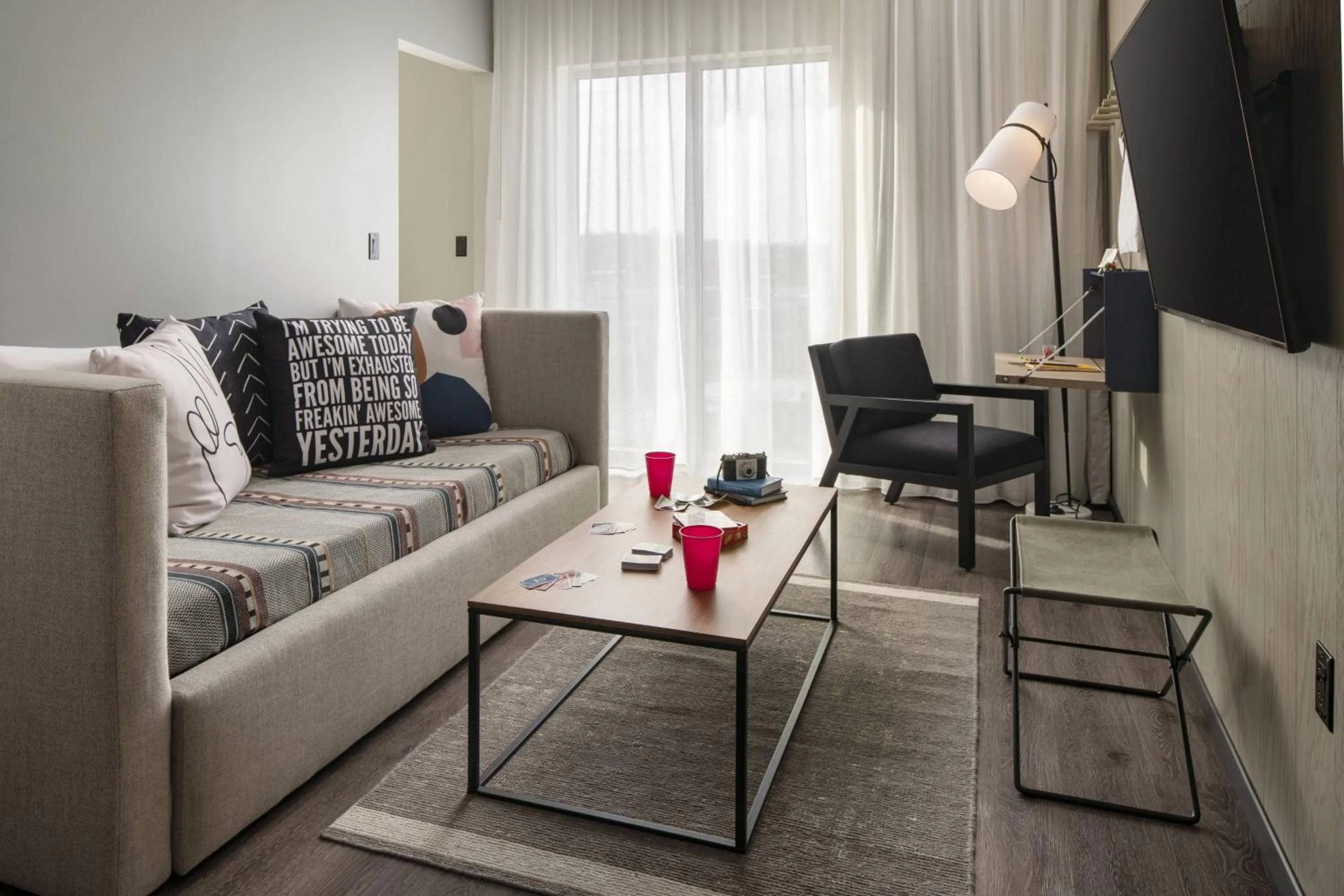 Living room in Moxy Nashville Vanderbilt Area