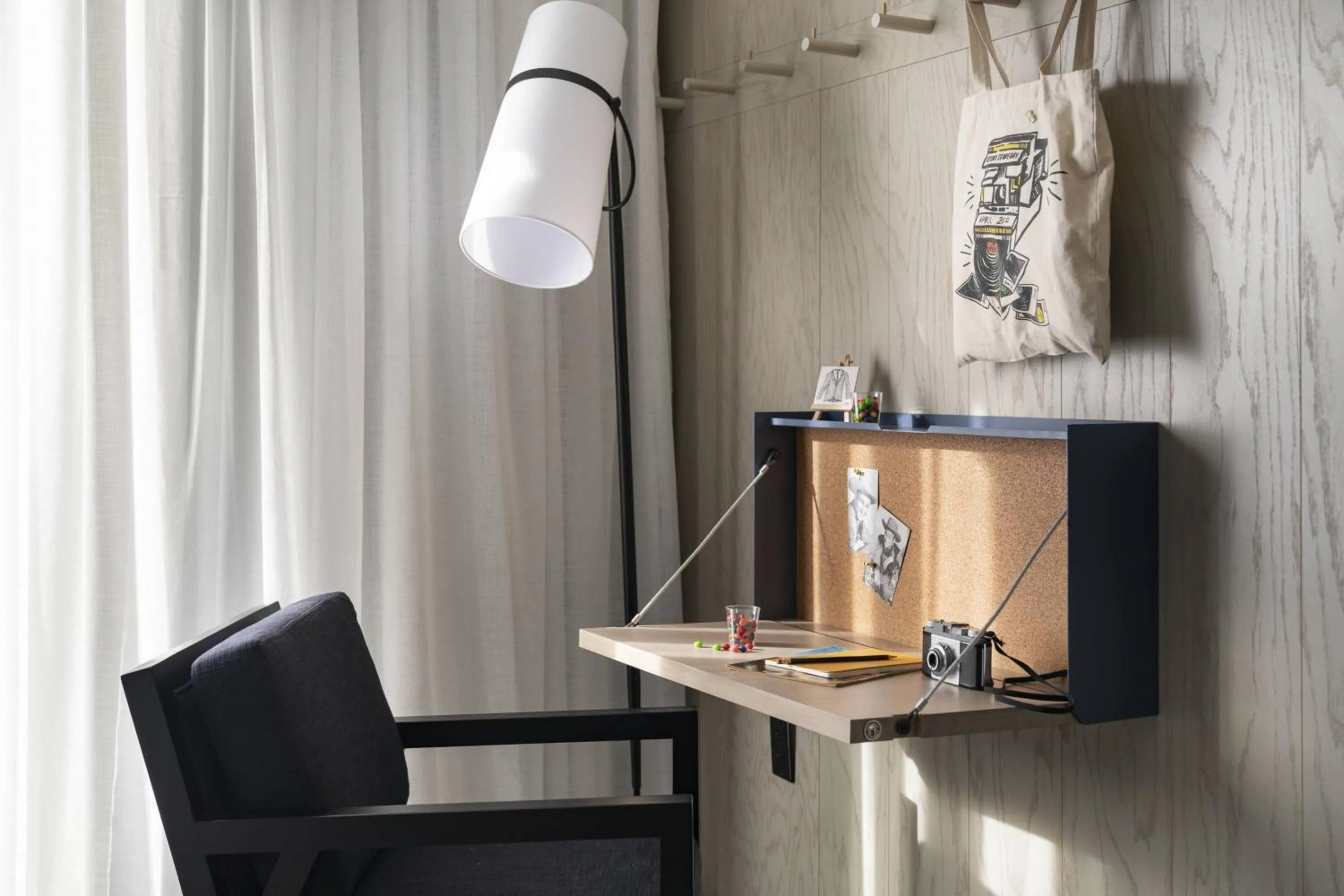 Photo of the whole room in Moxy Nashville Vanderbilt Area